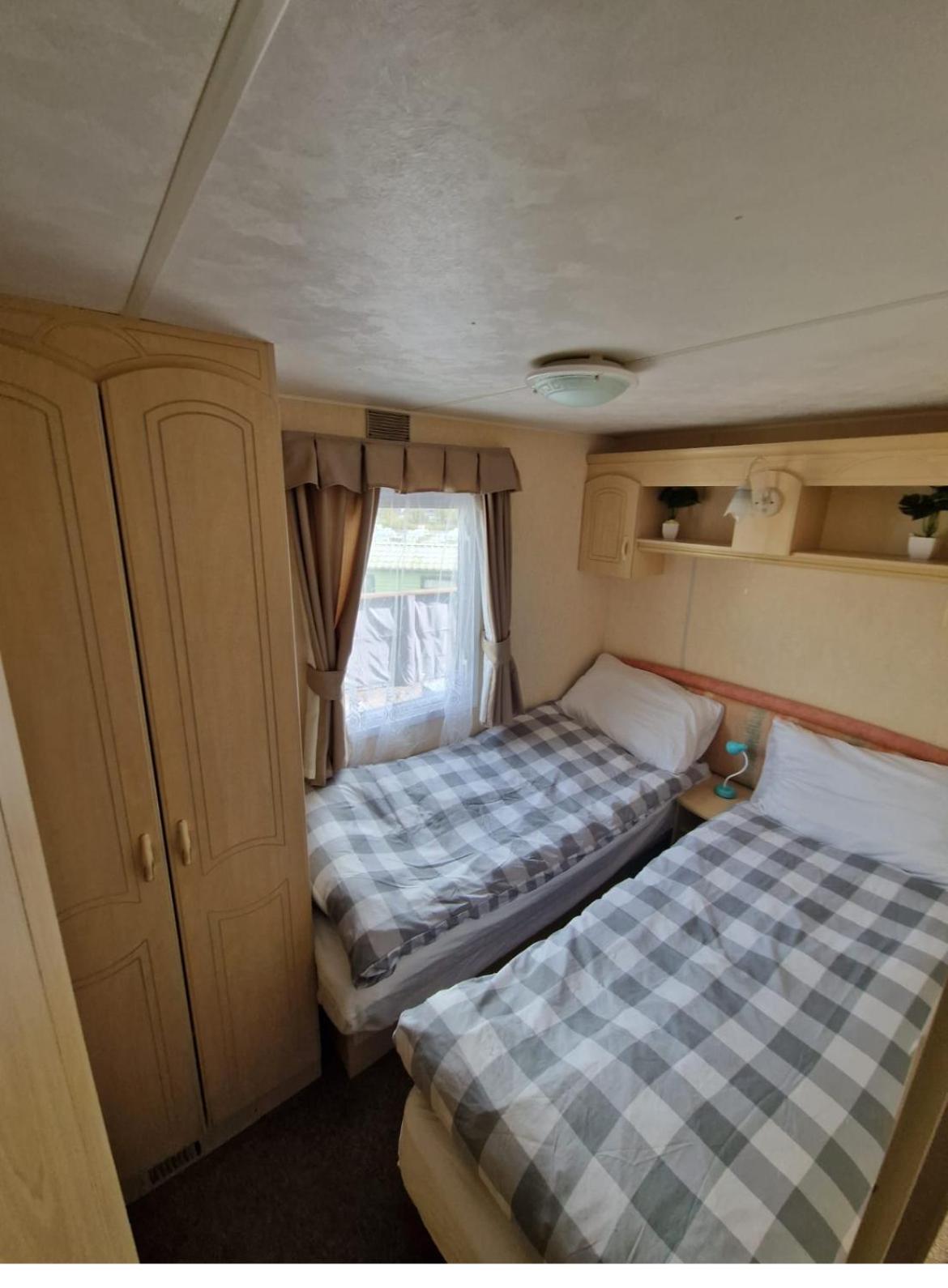 Mobile Home photo 2