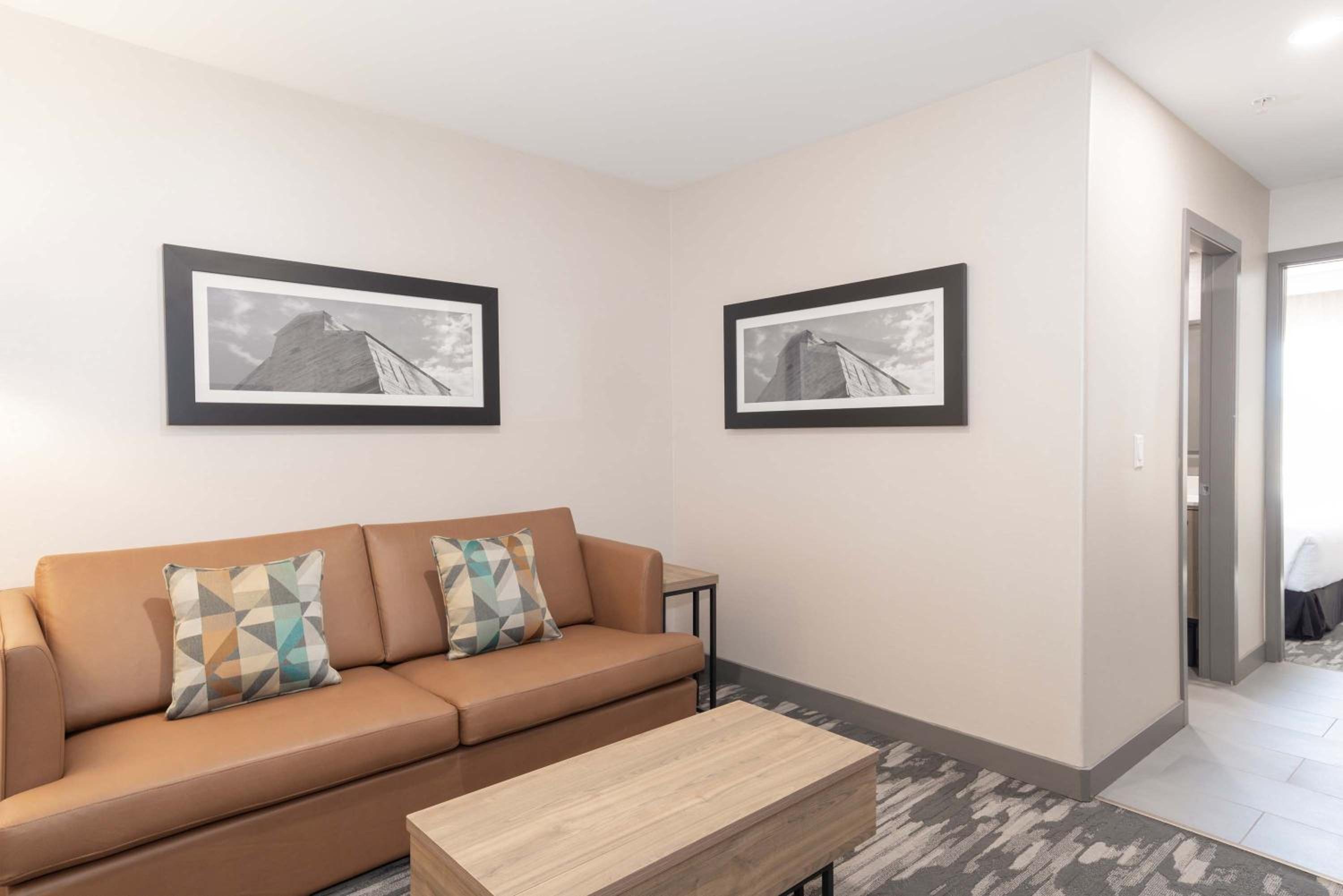 Standard Suite, 1 King Bed, Sofa Bed, Wet Bar - Photo 5