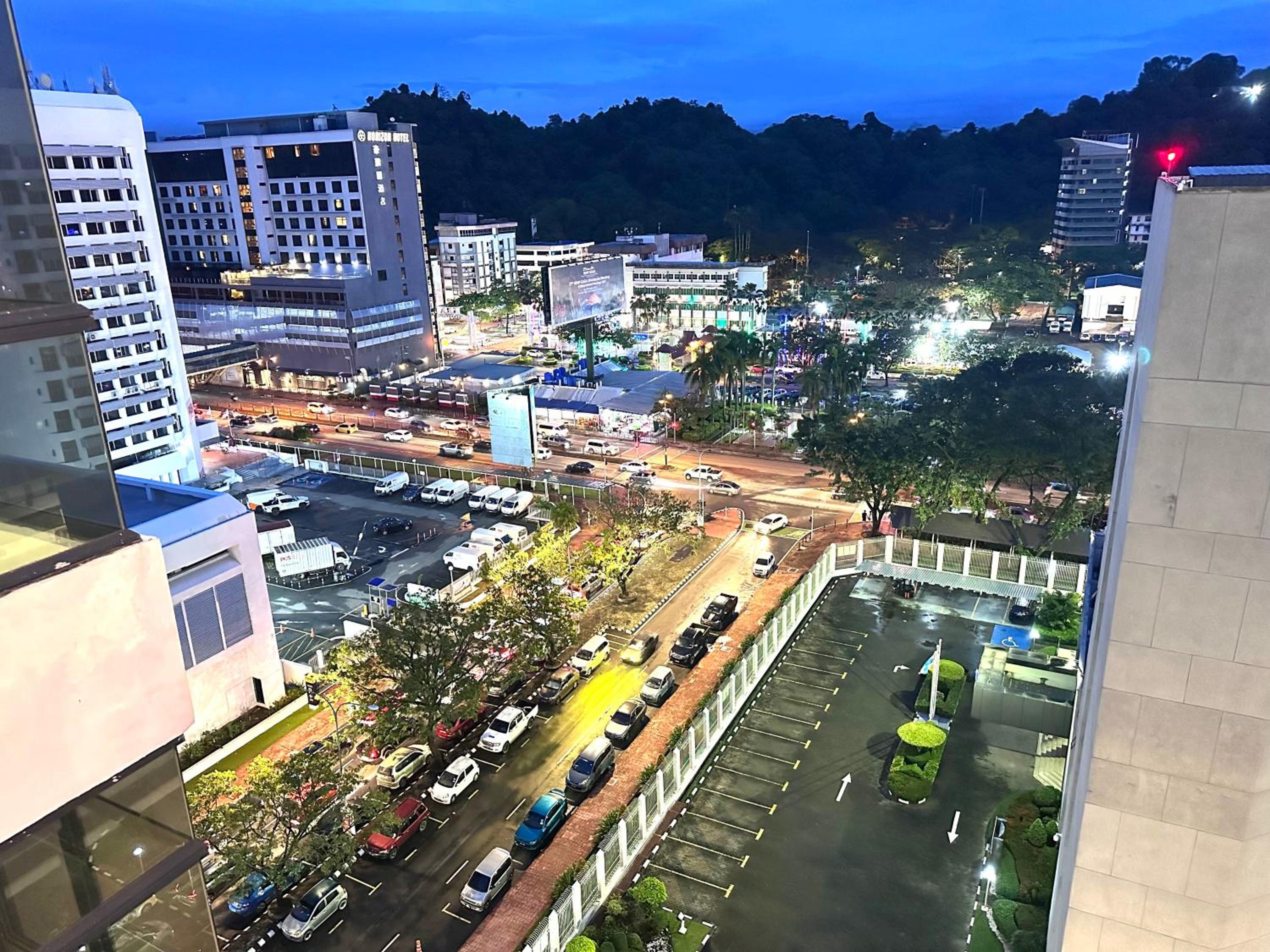 Apartment with City View photo 2