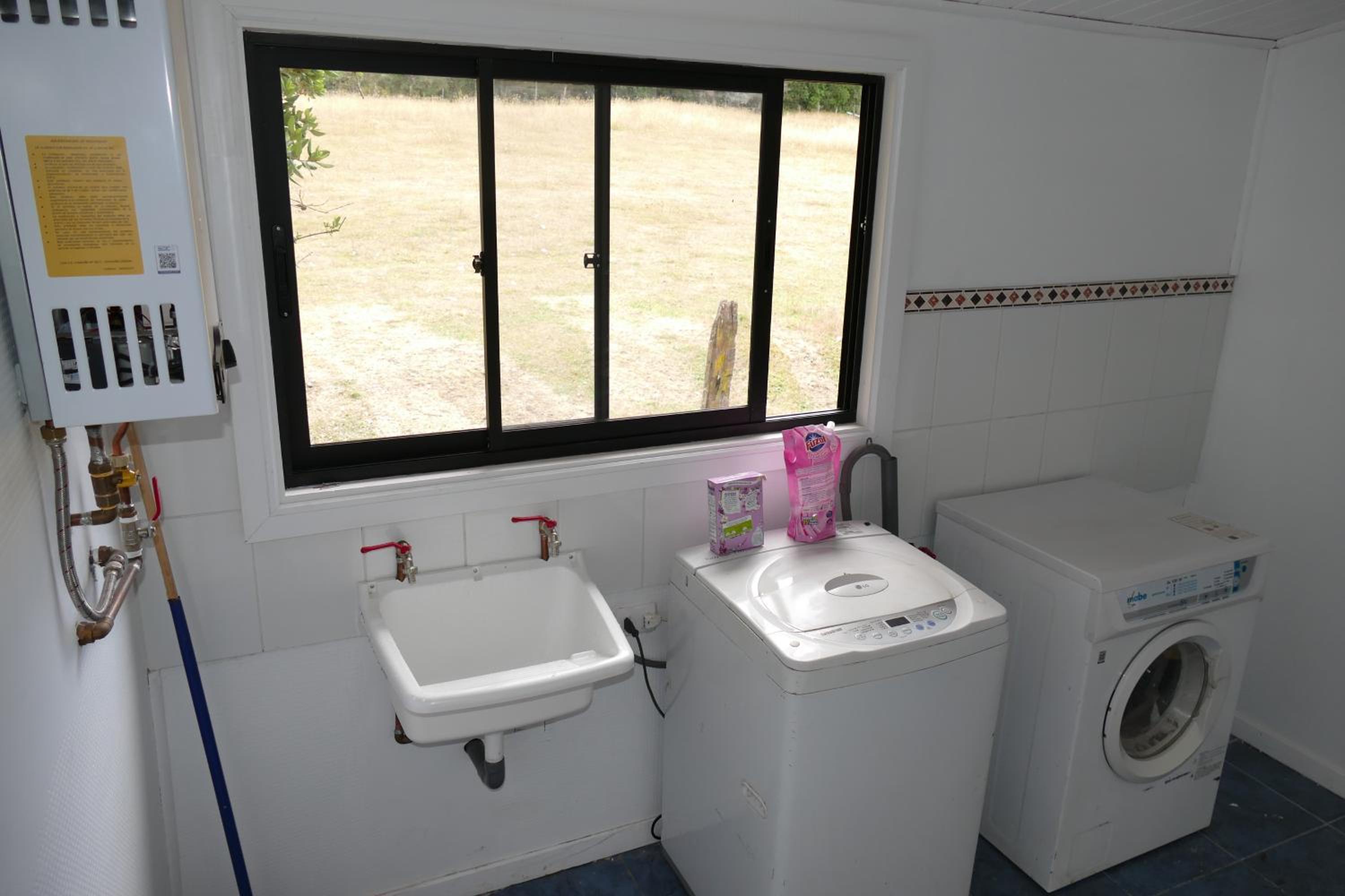 Three-Bedroom House photo 3