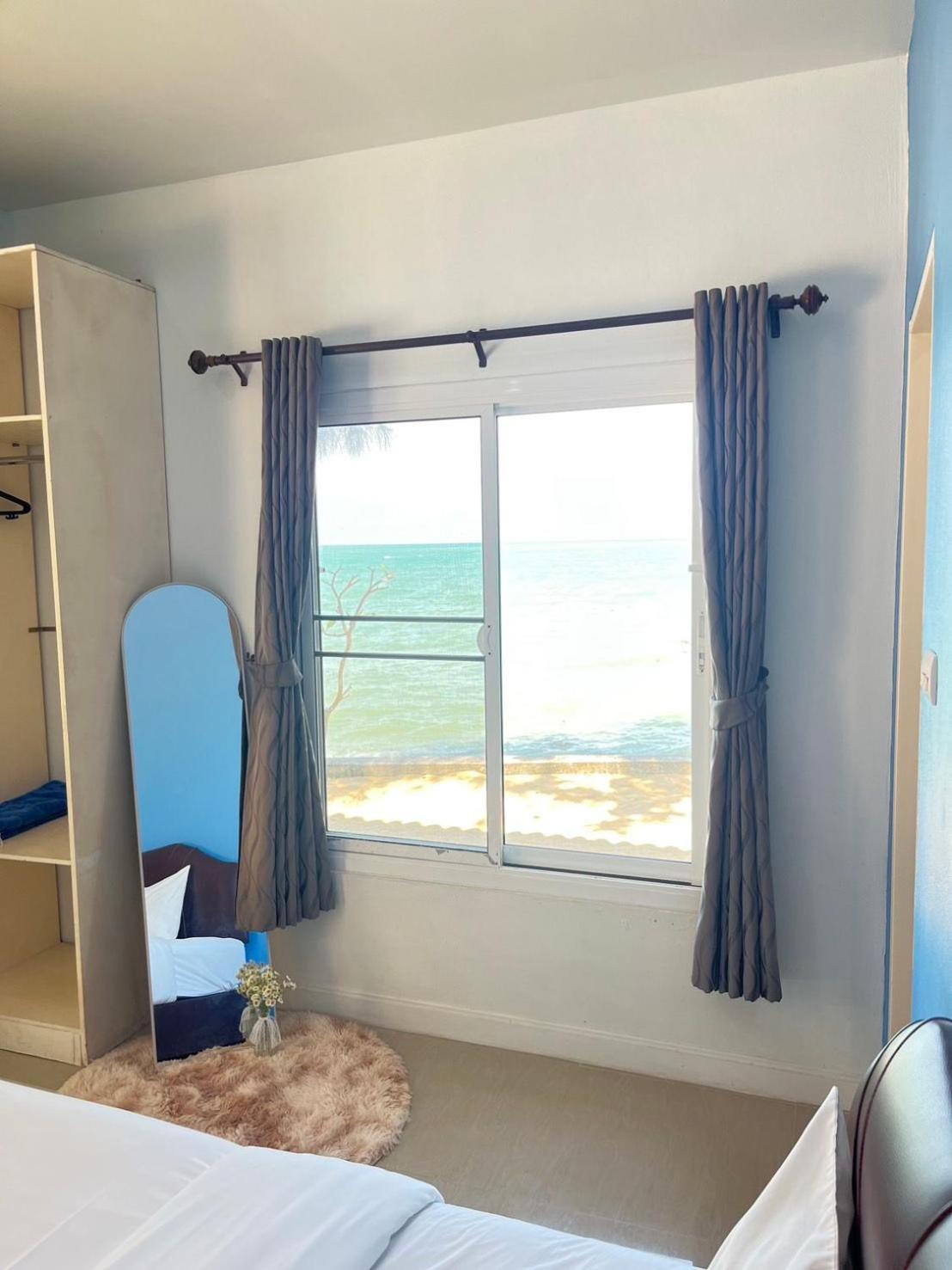 Bungalow - Beach Front photo 3