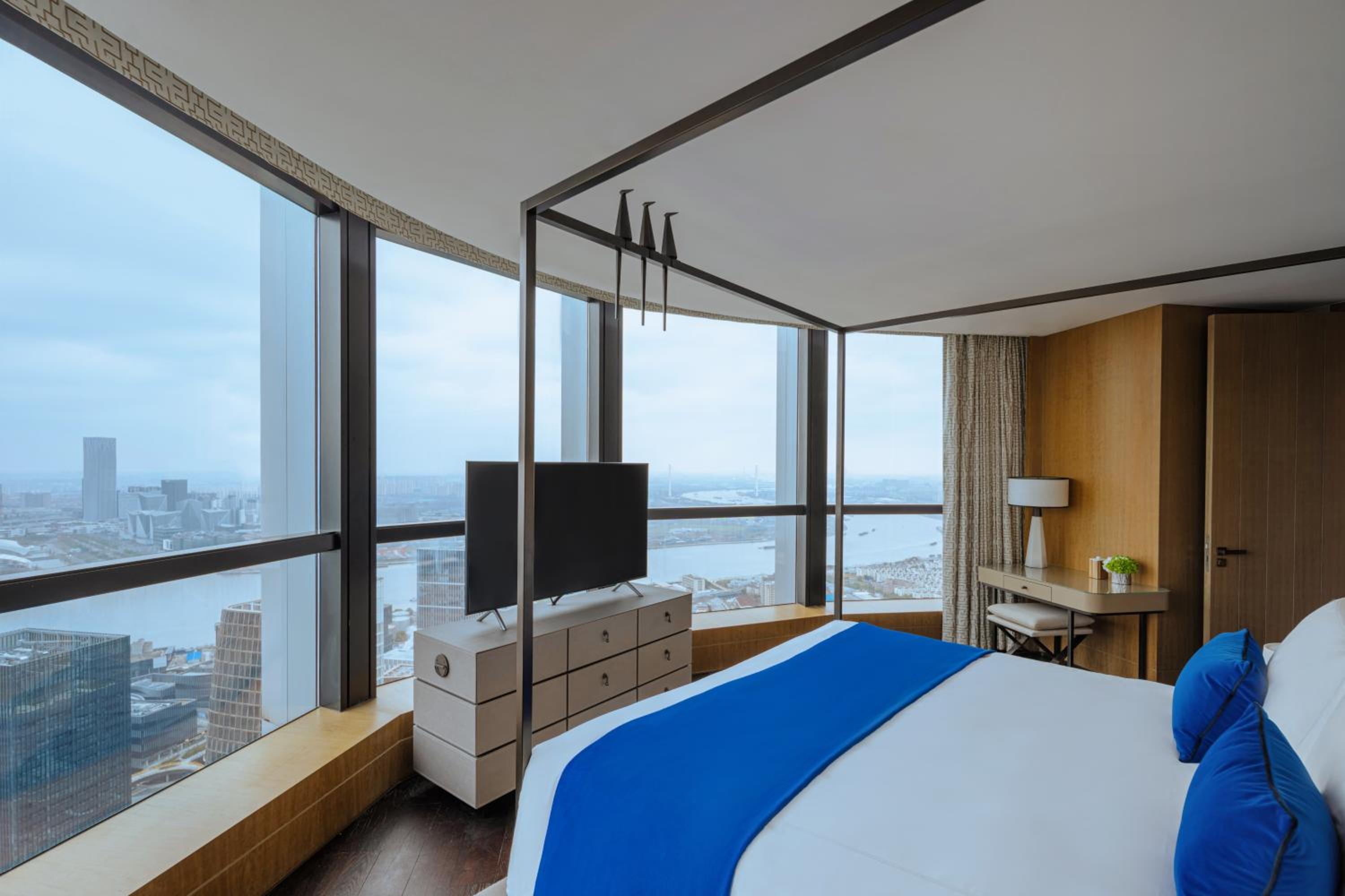 MGM Panorama River View Suite photo 1