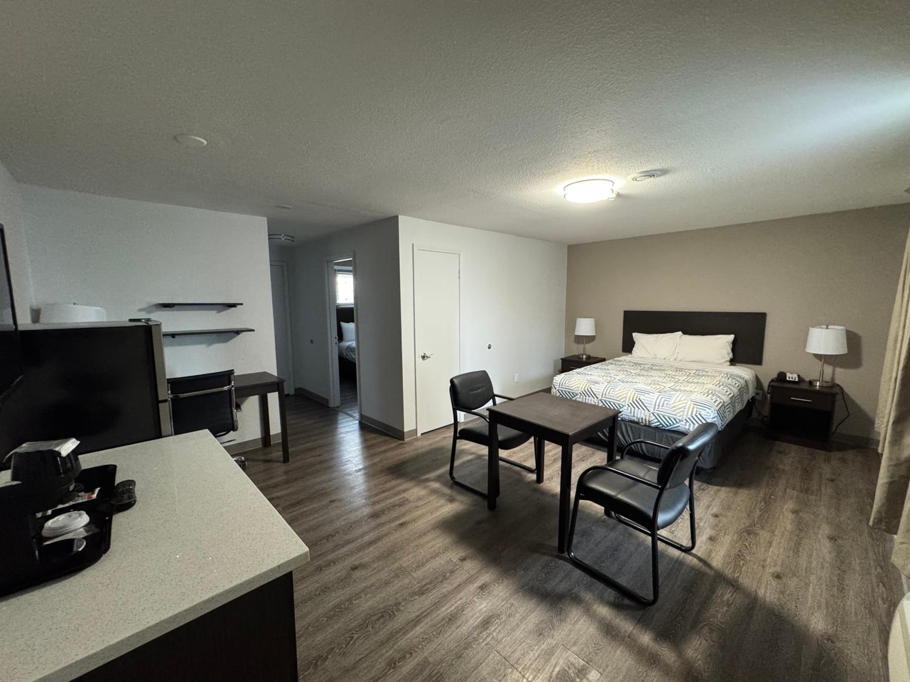 2 Queen Beds | Suite, Non-Smoking, Micfridge photo 1