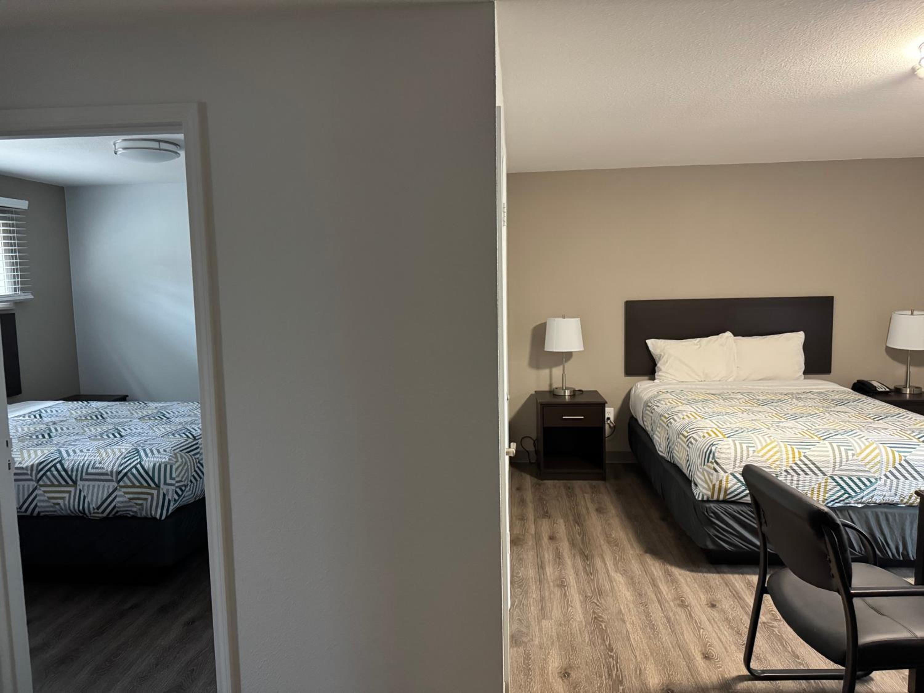 2 Queen Beds | Suite, Non-Smoking, Micfridge photo 2