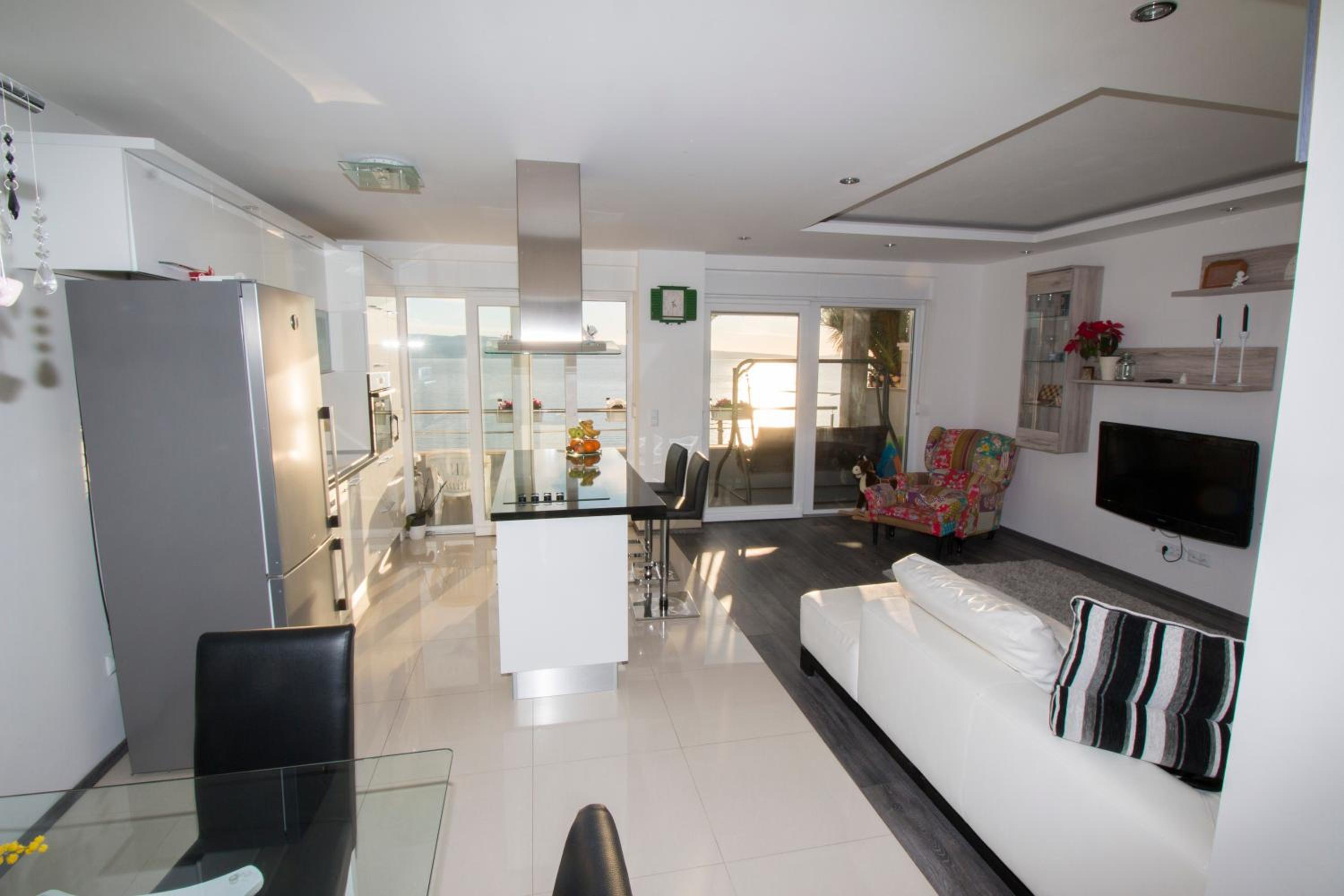 Apartment with Sea View photo 2