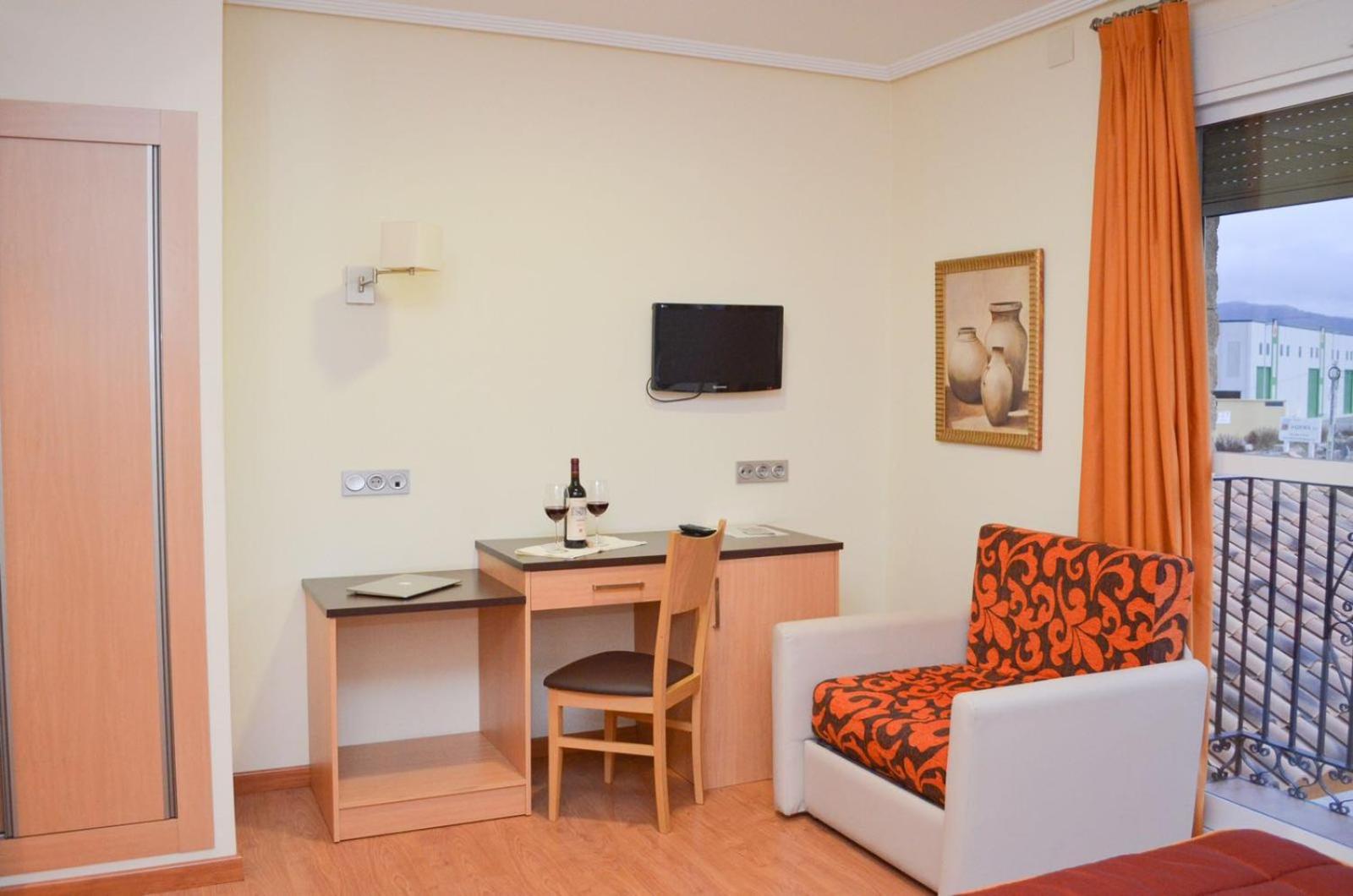 Double or Twin Room - Photo 2