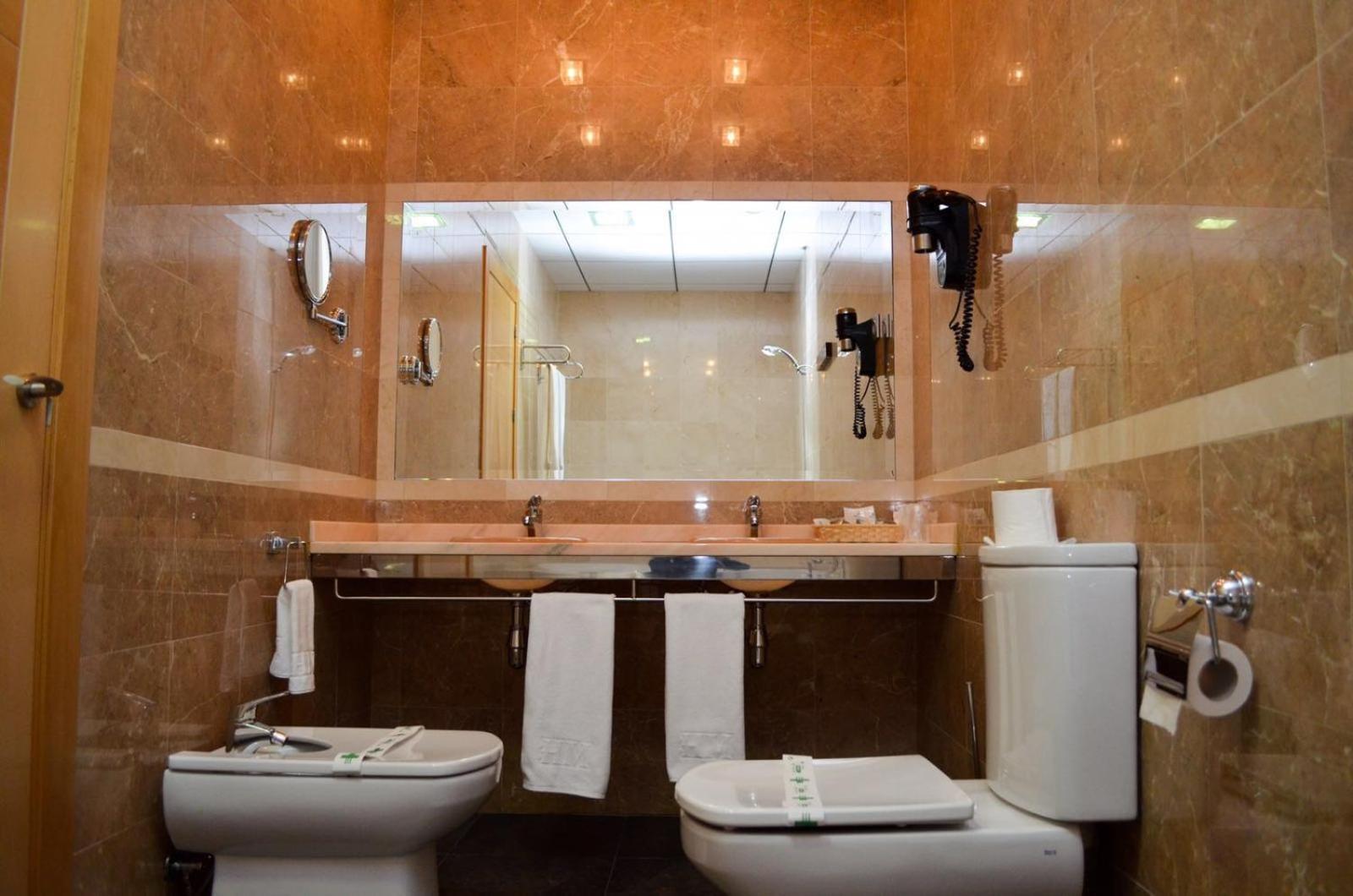 Deluxe Double Room - Photo 2