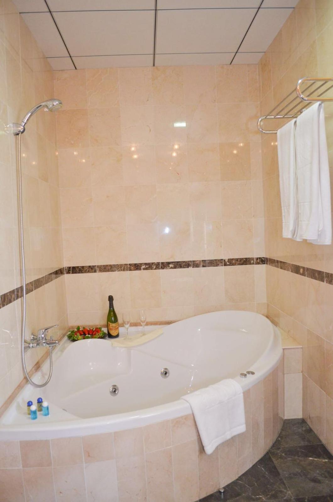 Deluxe Double Room - Photo 3