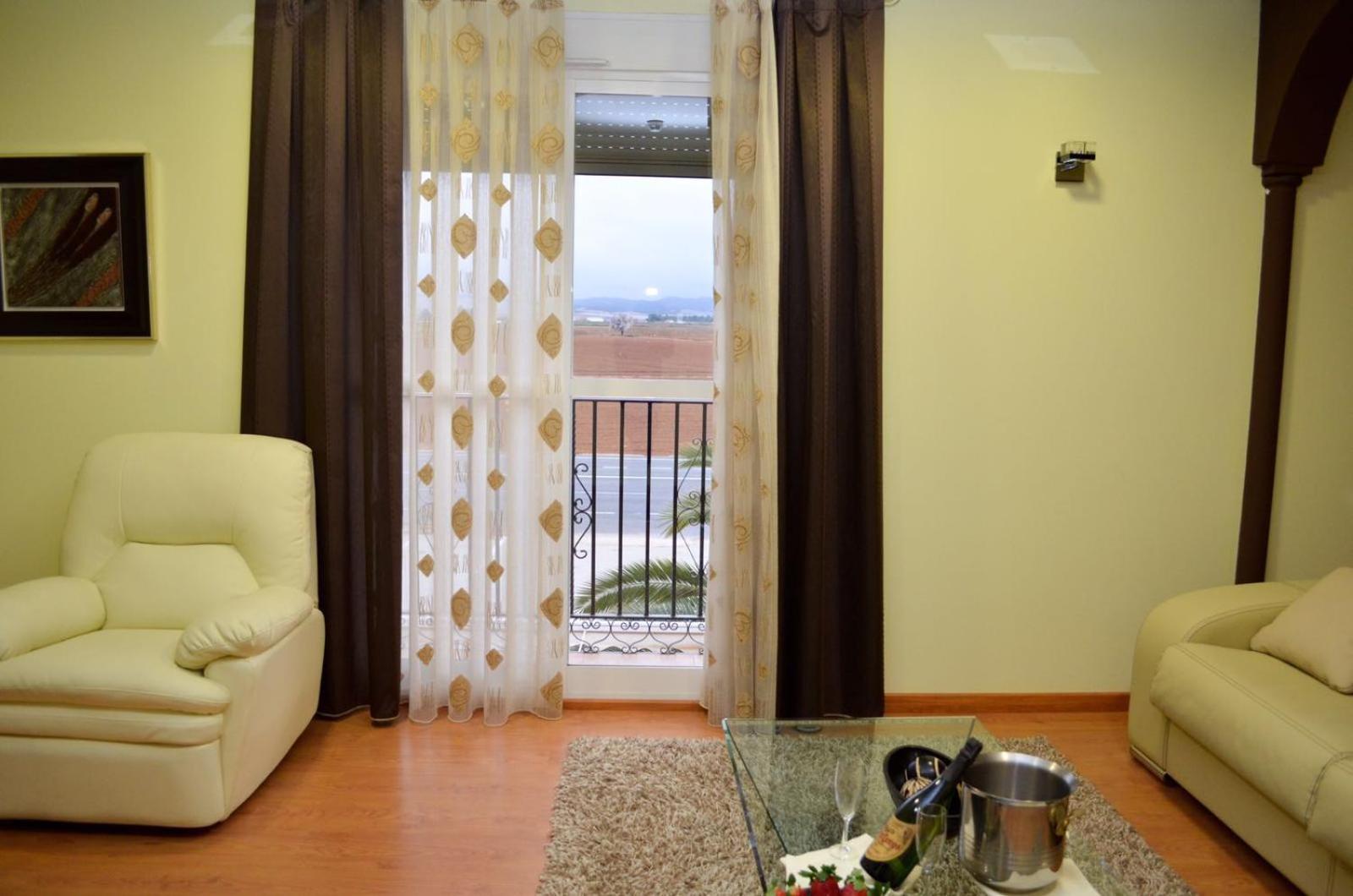 Deluxe Double Room - Photo 7