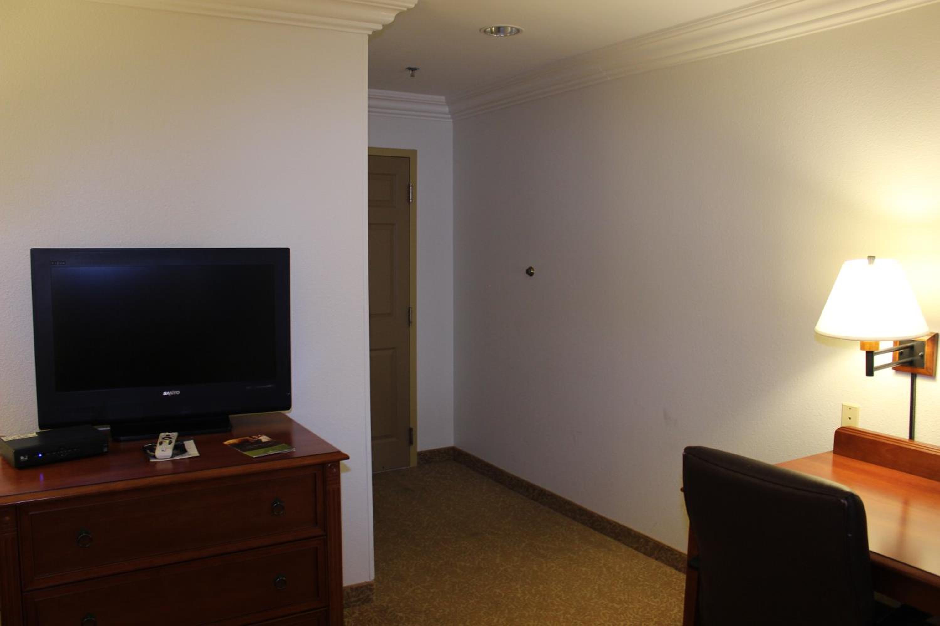 King Room - Disability Access/Non-Smoking - Photo 5