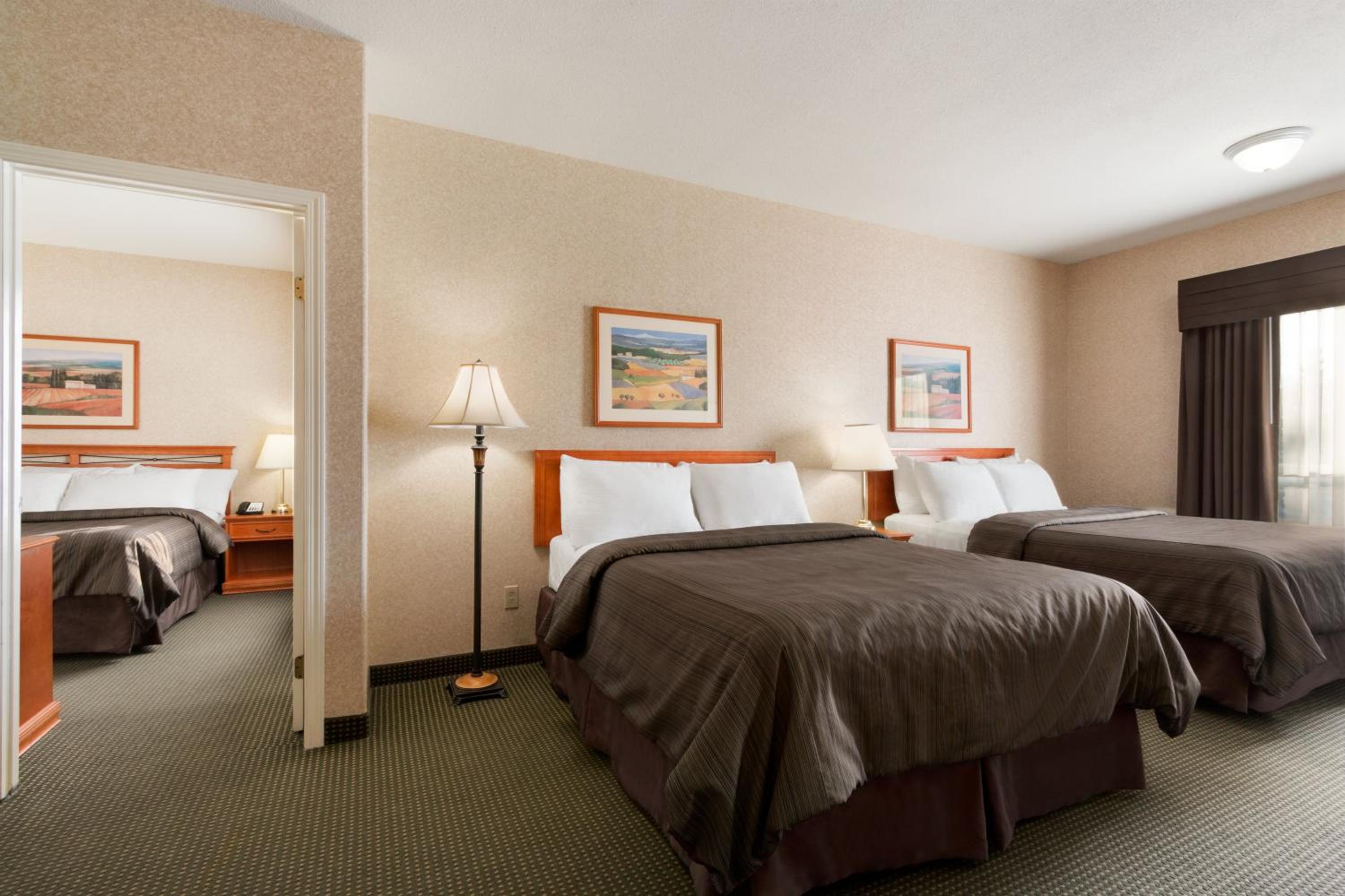 Family Suite - Non-Smoking - Photo 7