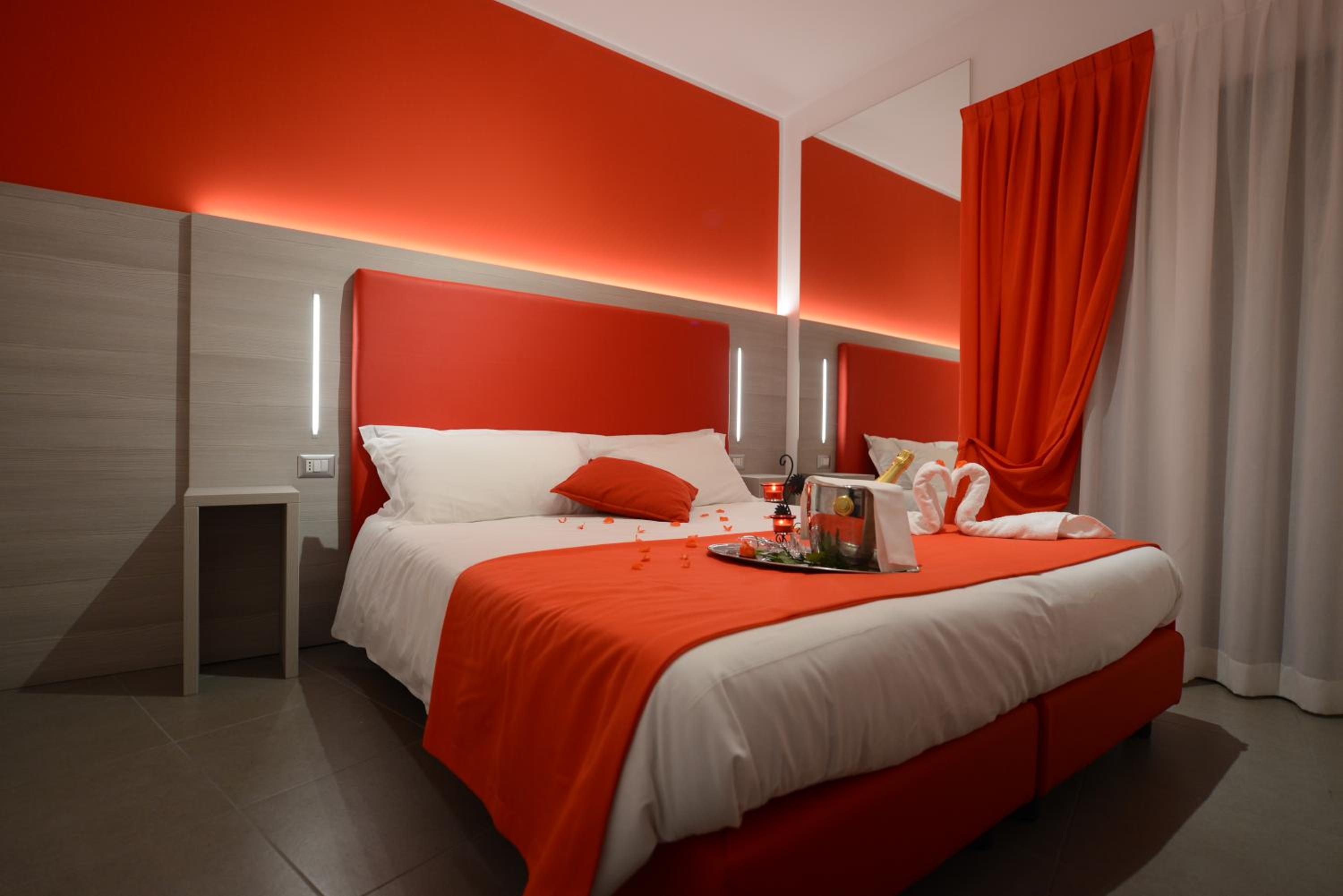 Deluxe Double Room with Balcony photo 1