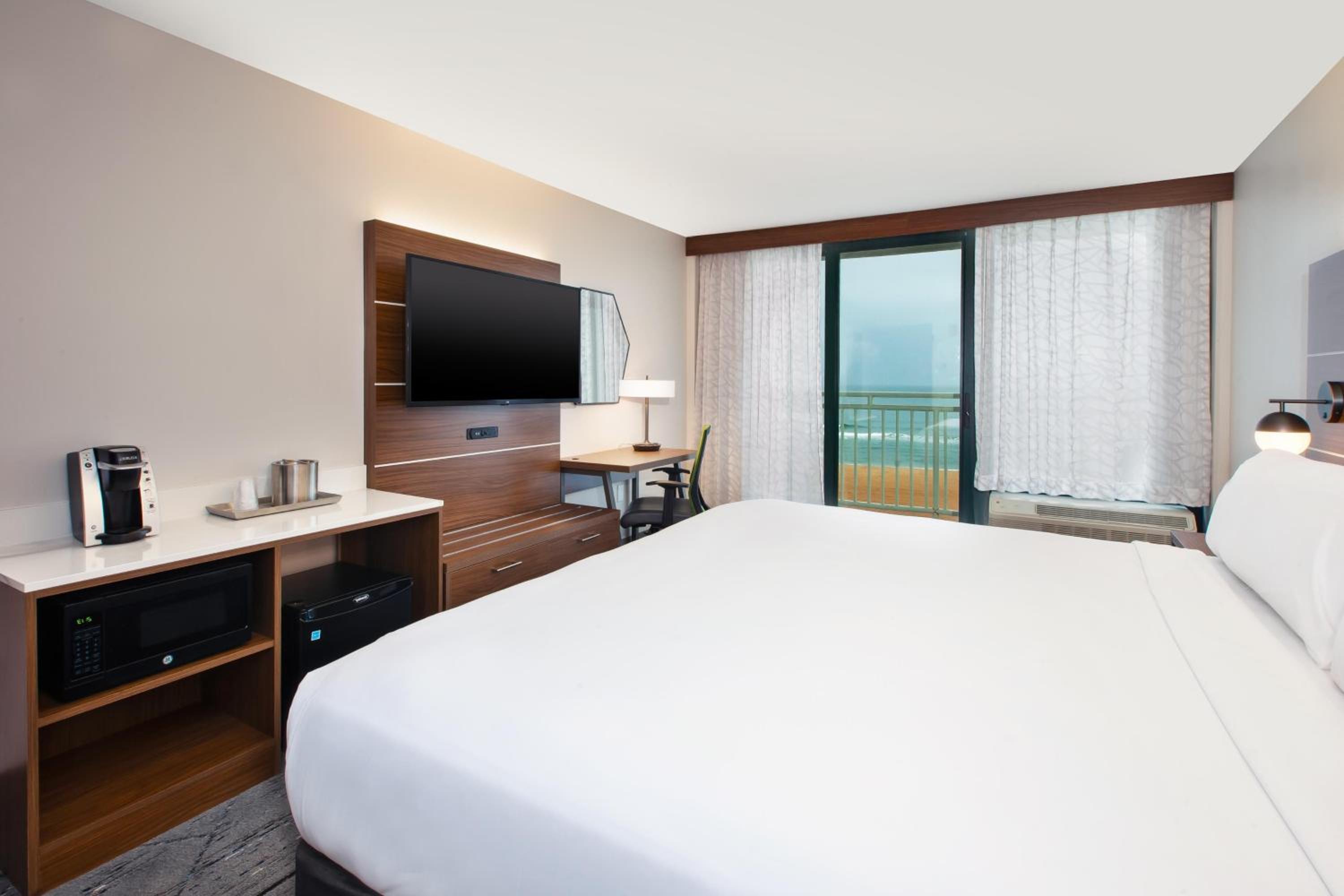 King Room - Mobility Access/Hearing Accessible - Photo 1