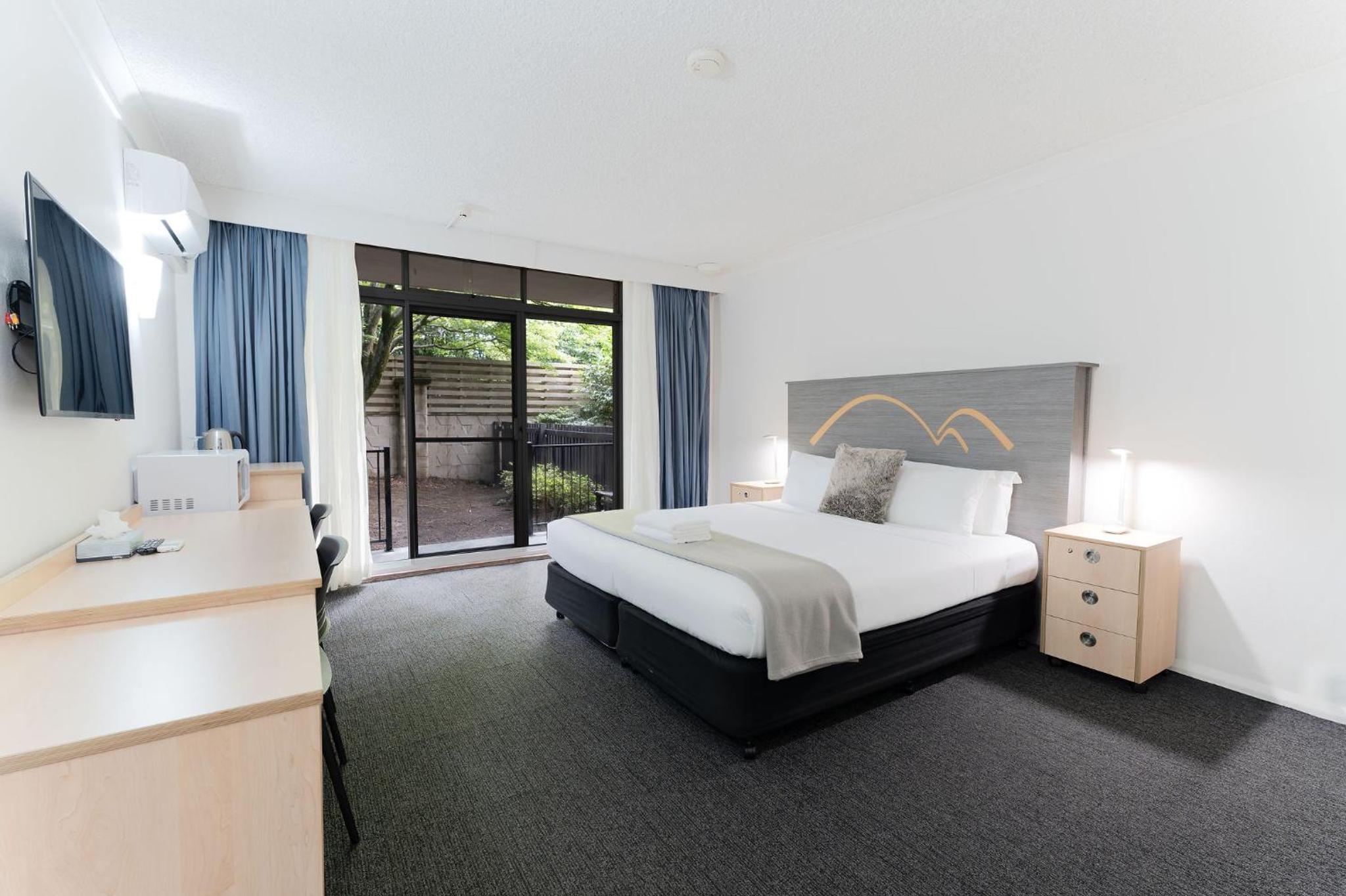 Courtyard Room