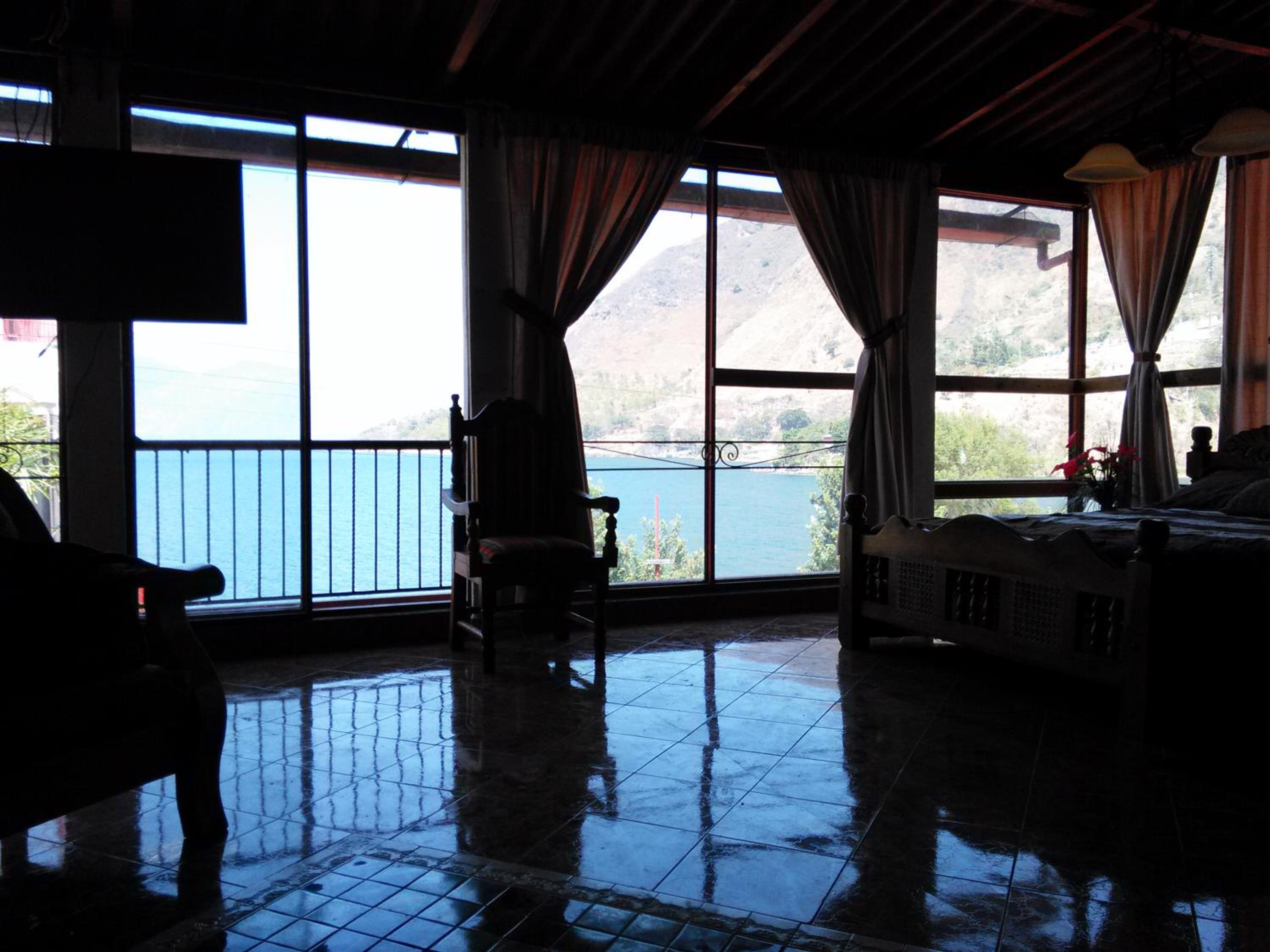 Executive Family Room photo 2