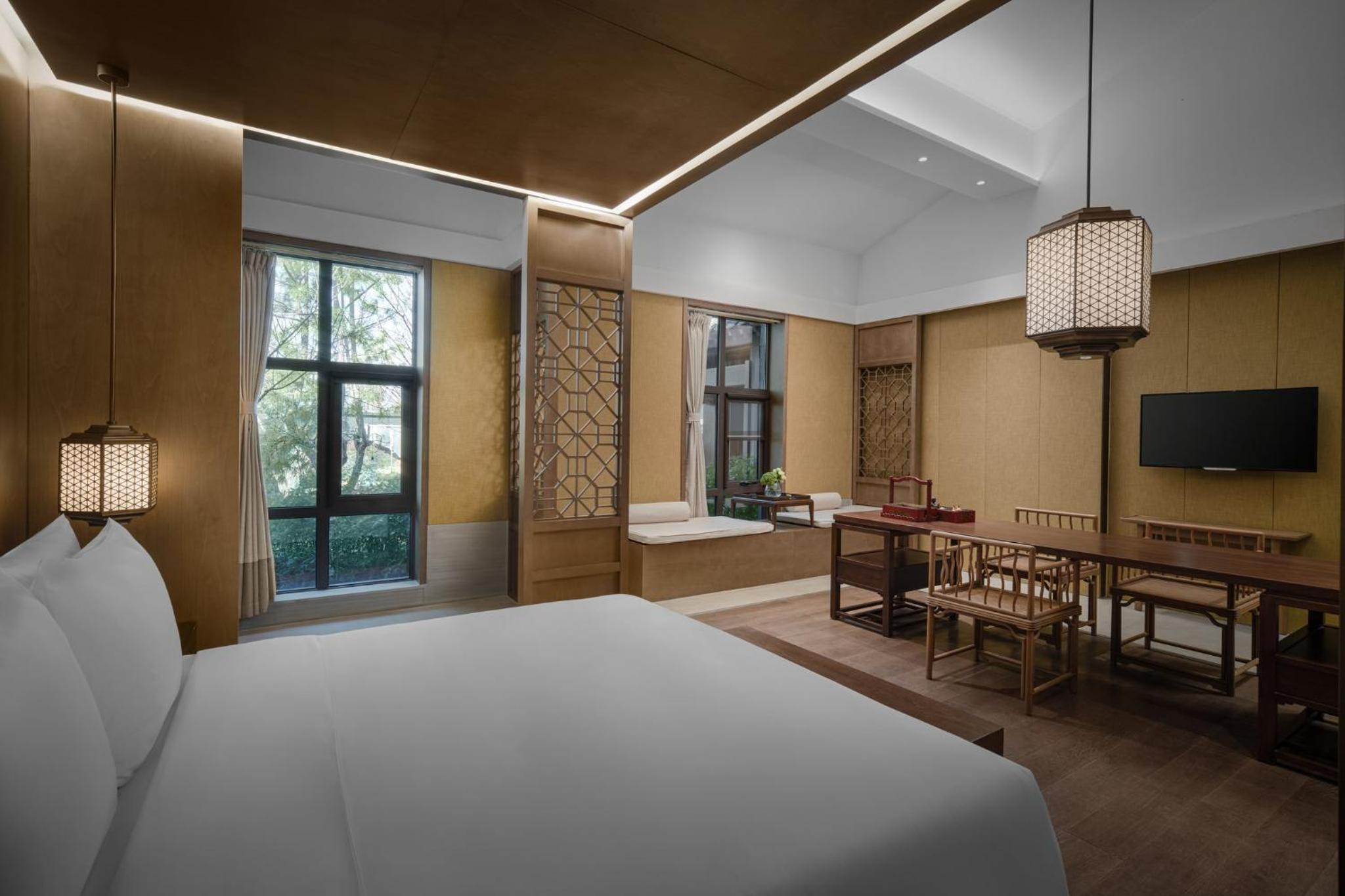 Premium King Room with Courtyard Access