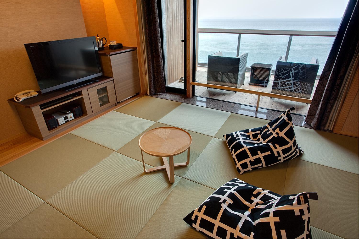 Japanese-Western Room with Tatami Area and Open-Air Bath A - Non-Smoking (3rd-6th Floor) (Breakfast) photo 3