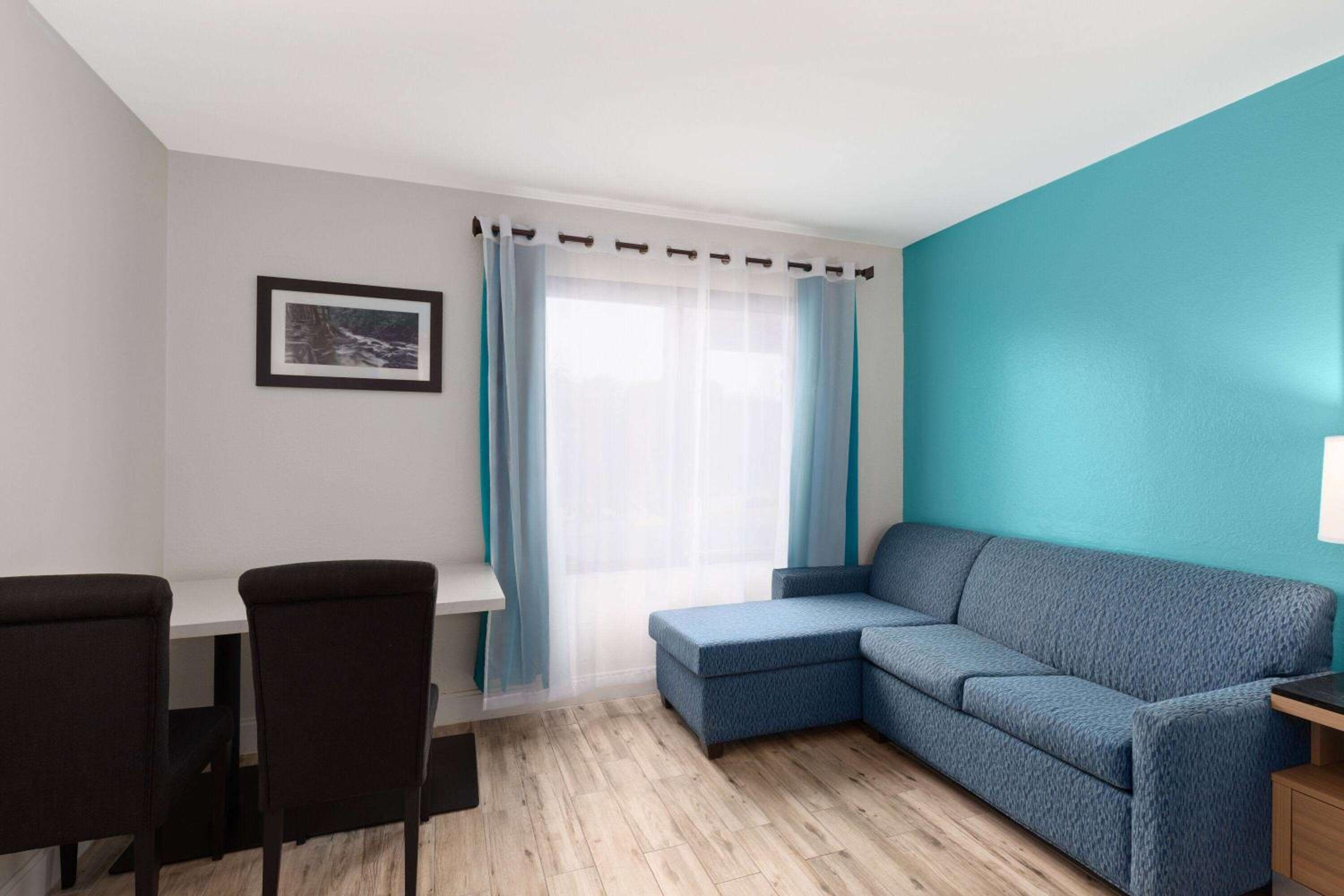 King Room With One King Bed and One Sofa Bed and Kitchenette - Non-Smoking  photo 3