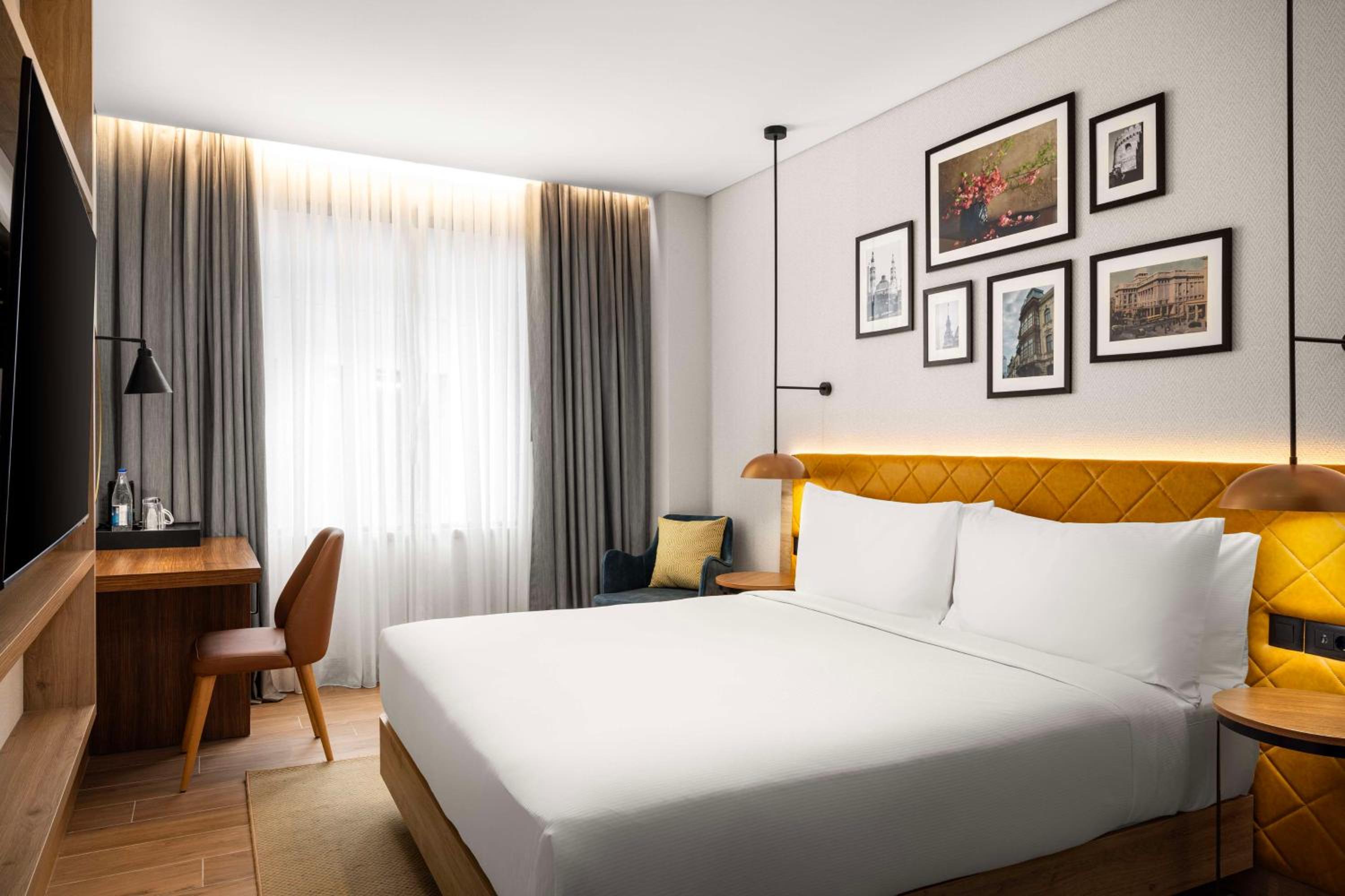 King Room with Atrium View