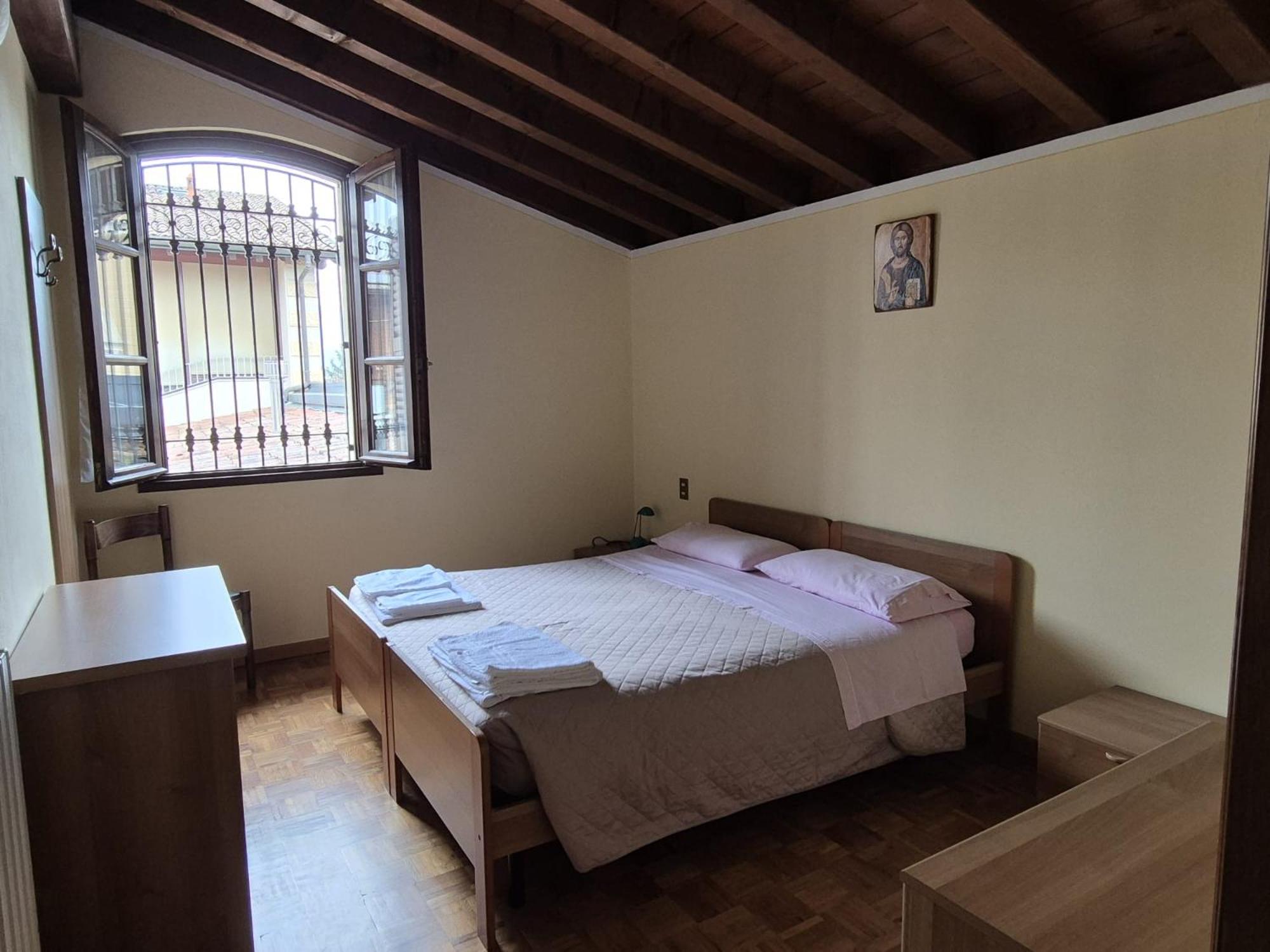 Double Room with Private Bathroom photo 2