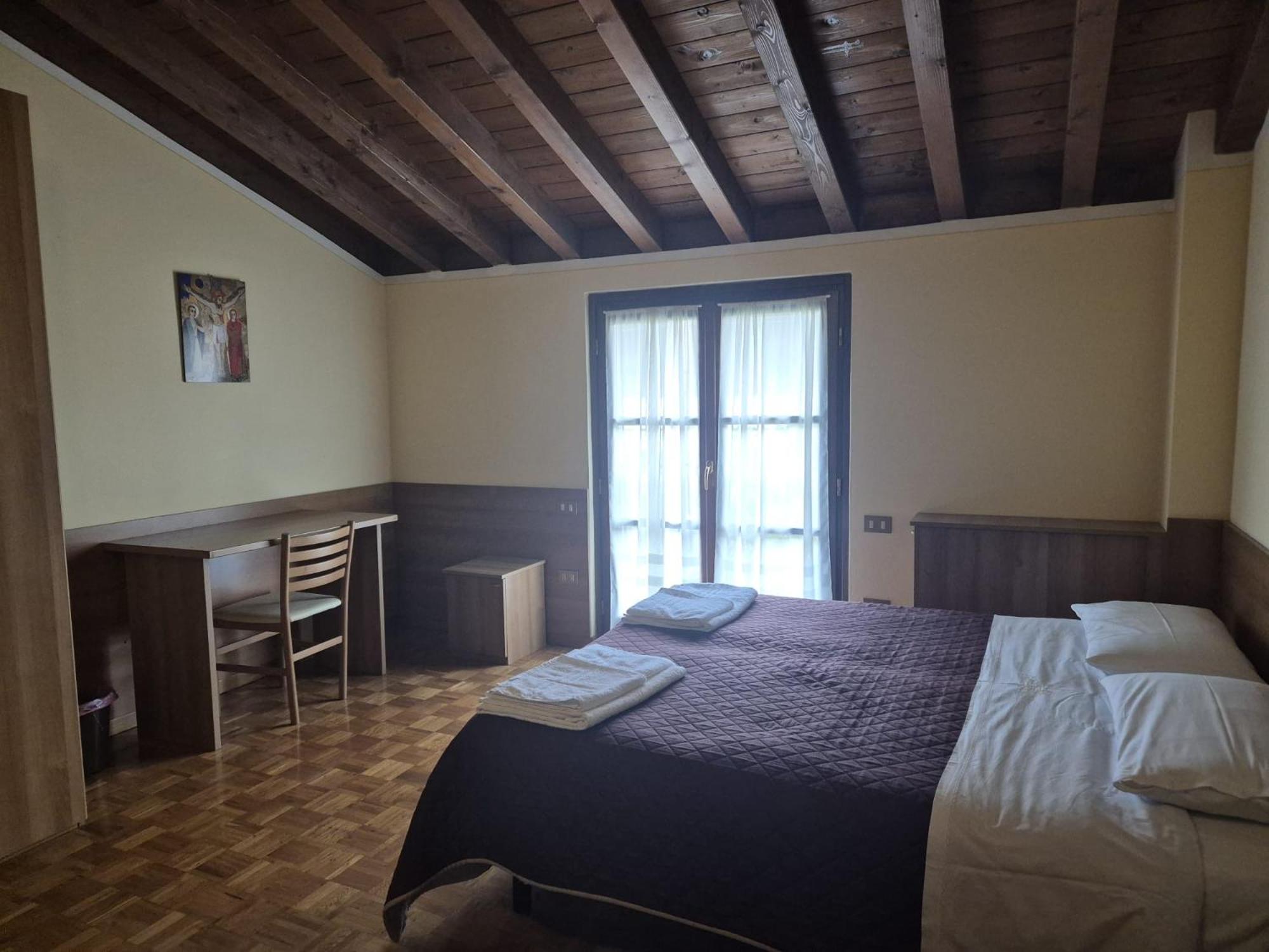Double Room with Private Bathroom photo 1