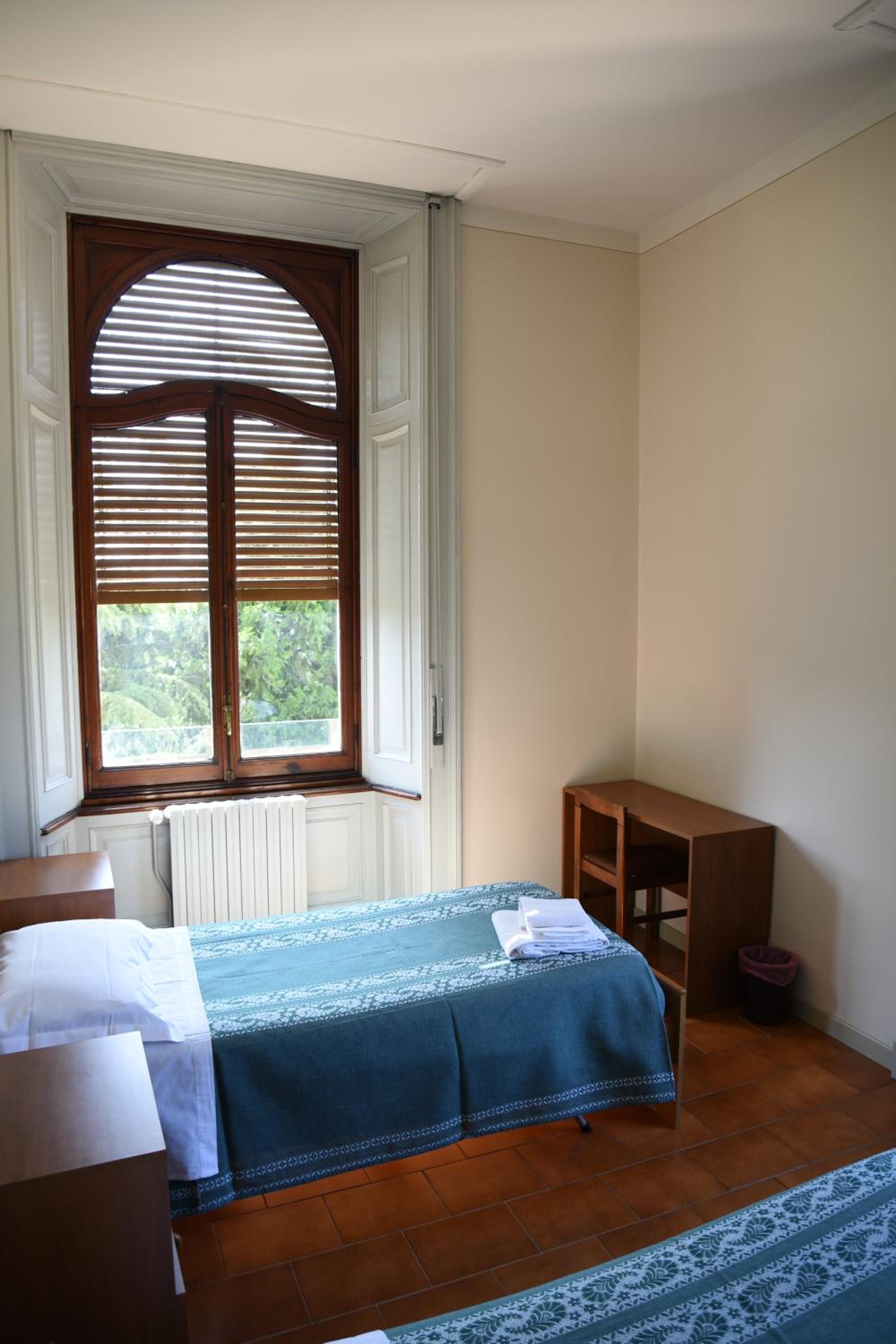 Double Room with Shared Bathroom photo 3