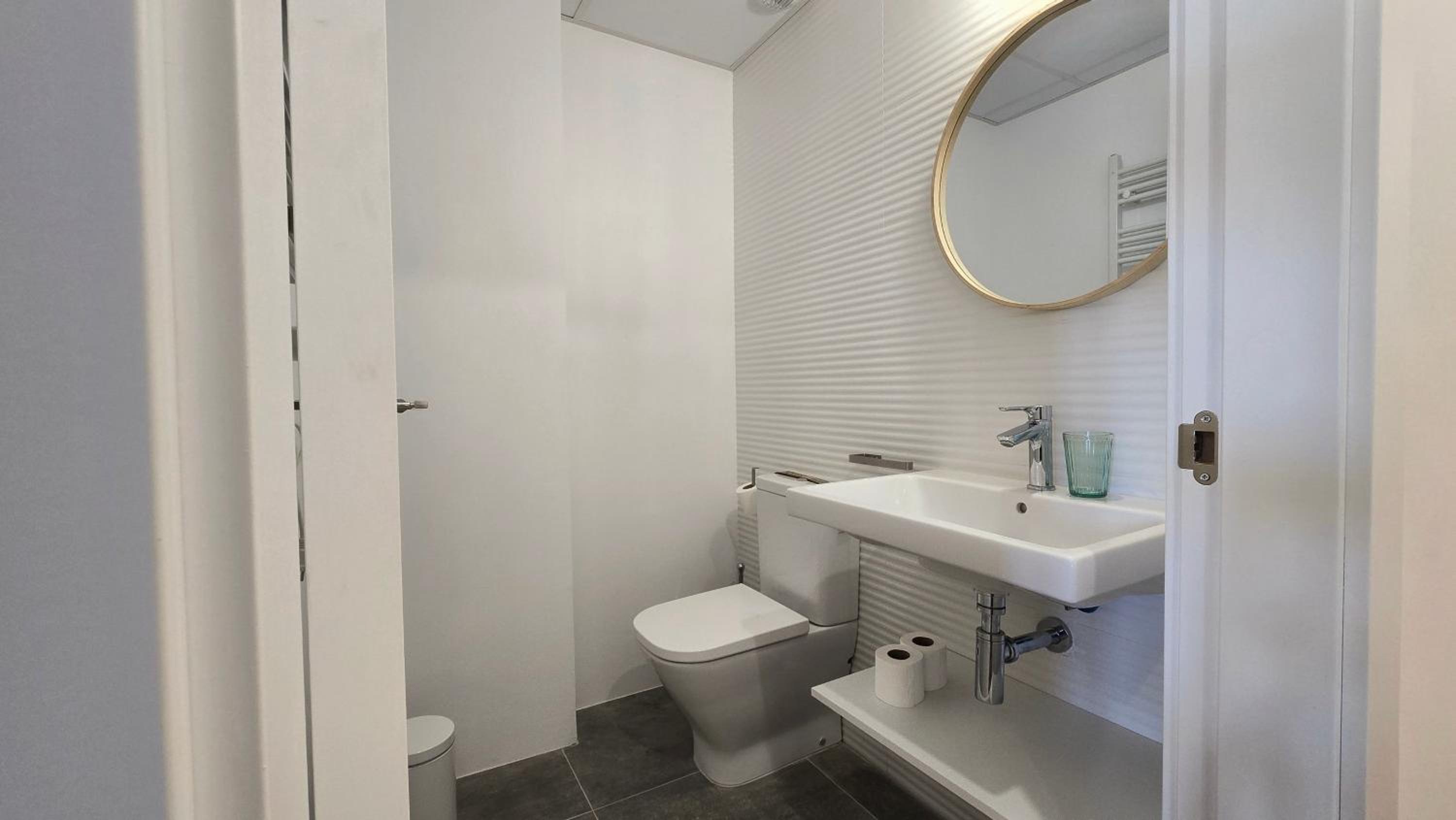 Two-Bedroom Deluxe Apartment photo 3
