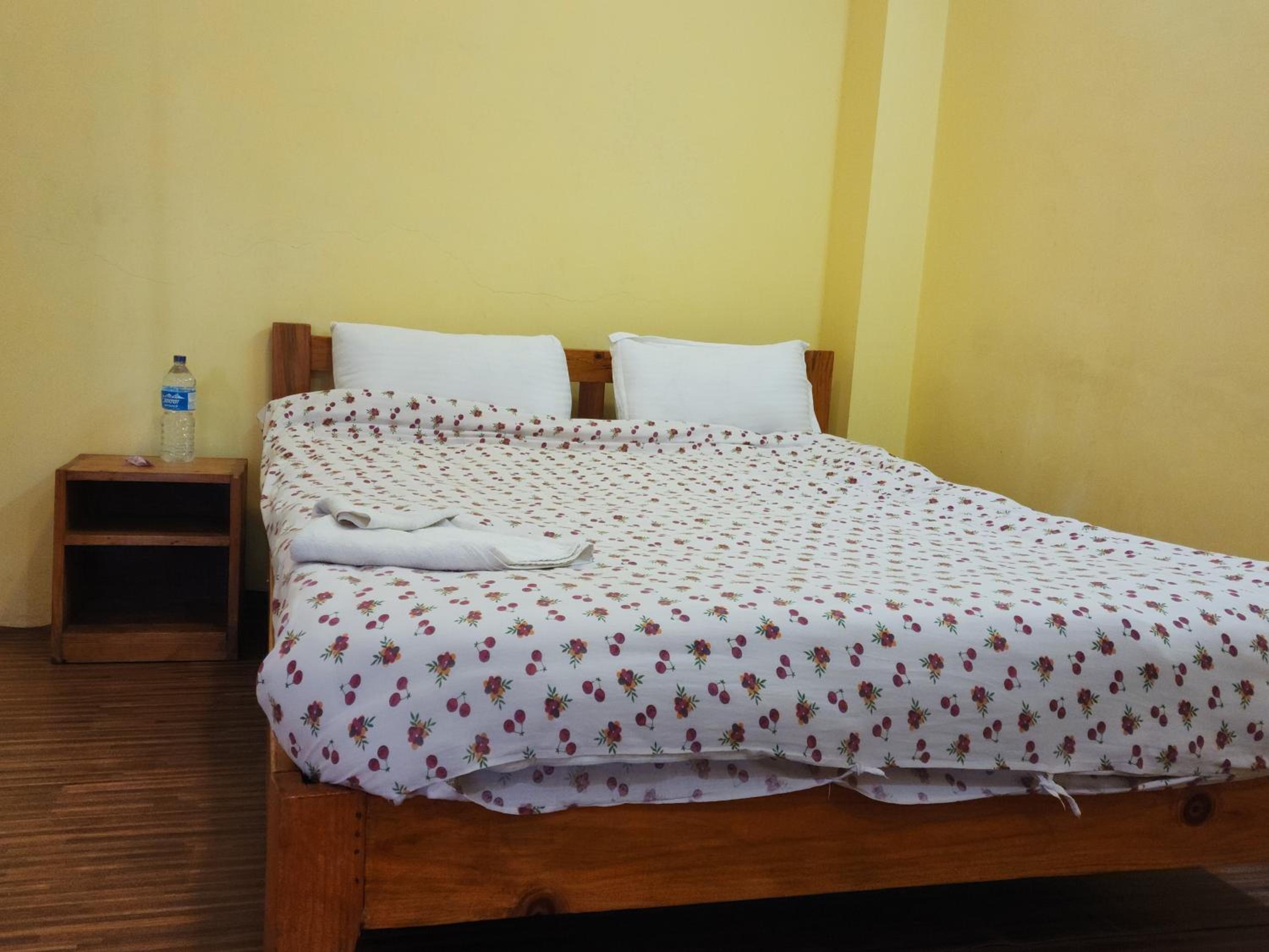 Budget Double Room photo 3