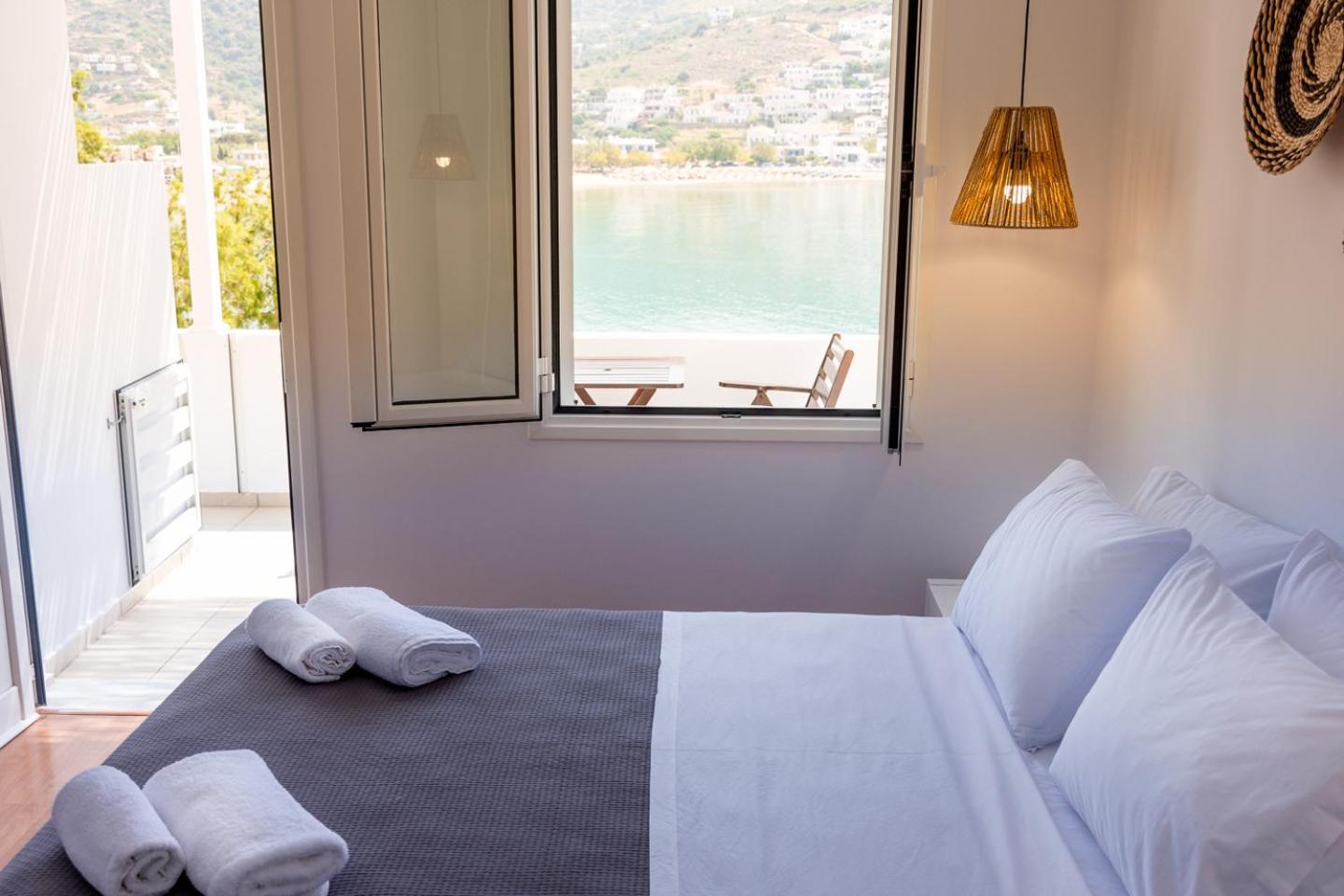 Deluxe Double Room with Balcony and Sea View photo 1
