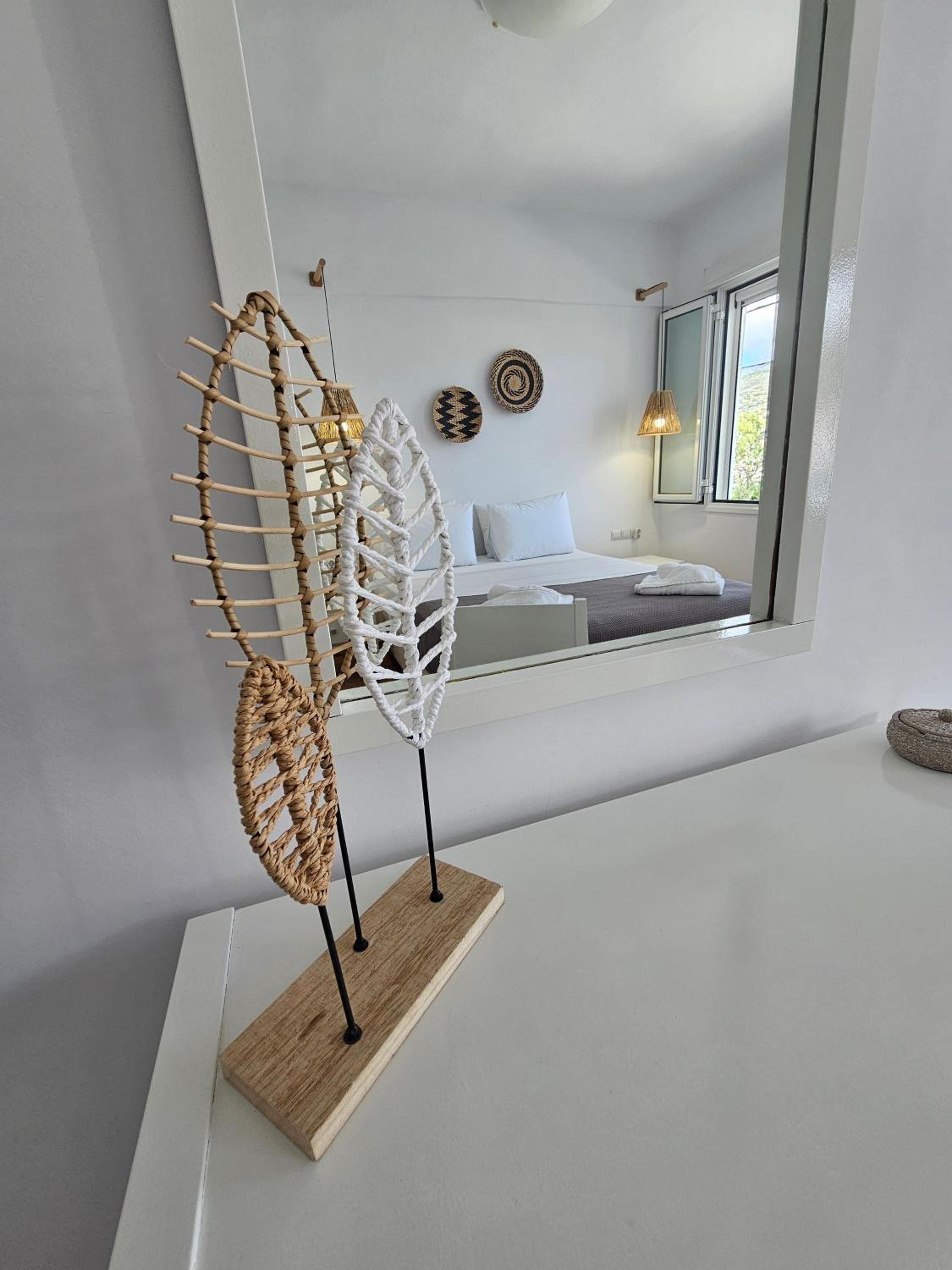 Deluxe Double Room with Balcony and Sea View photo 3