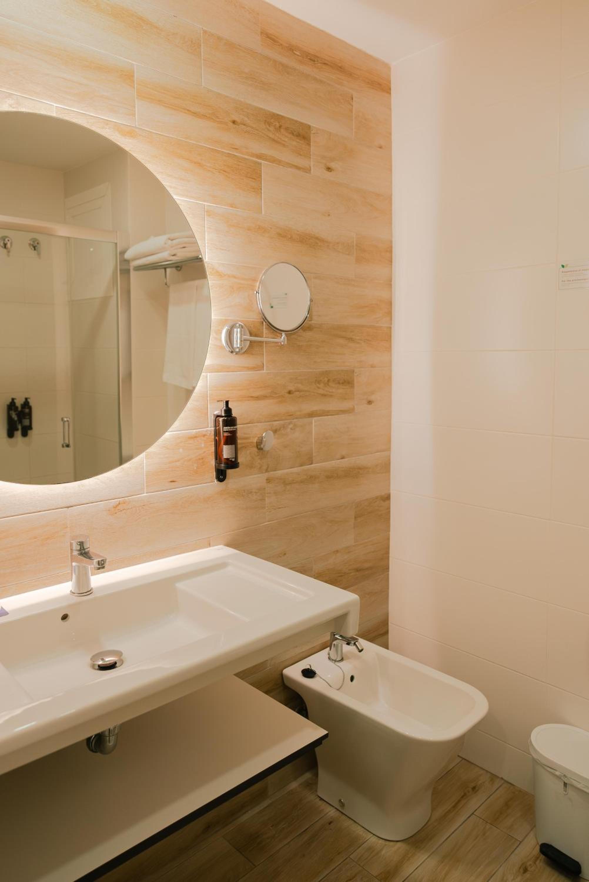 Comfort Single Room (1 Adult) thumbnail 5