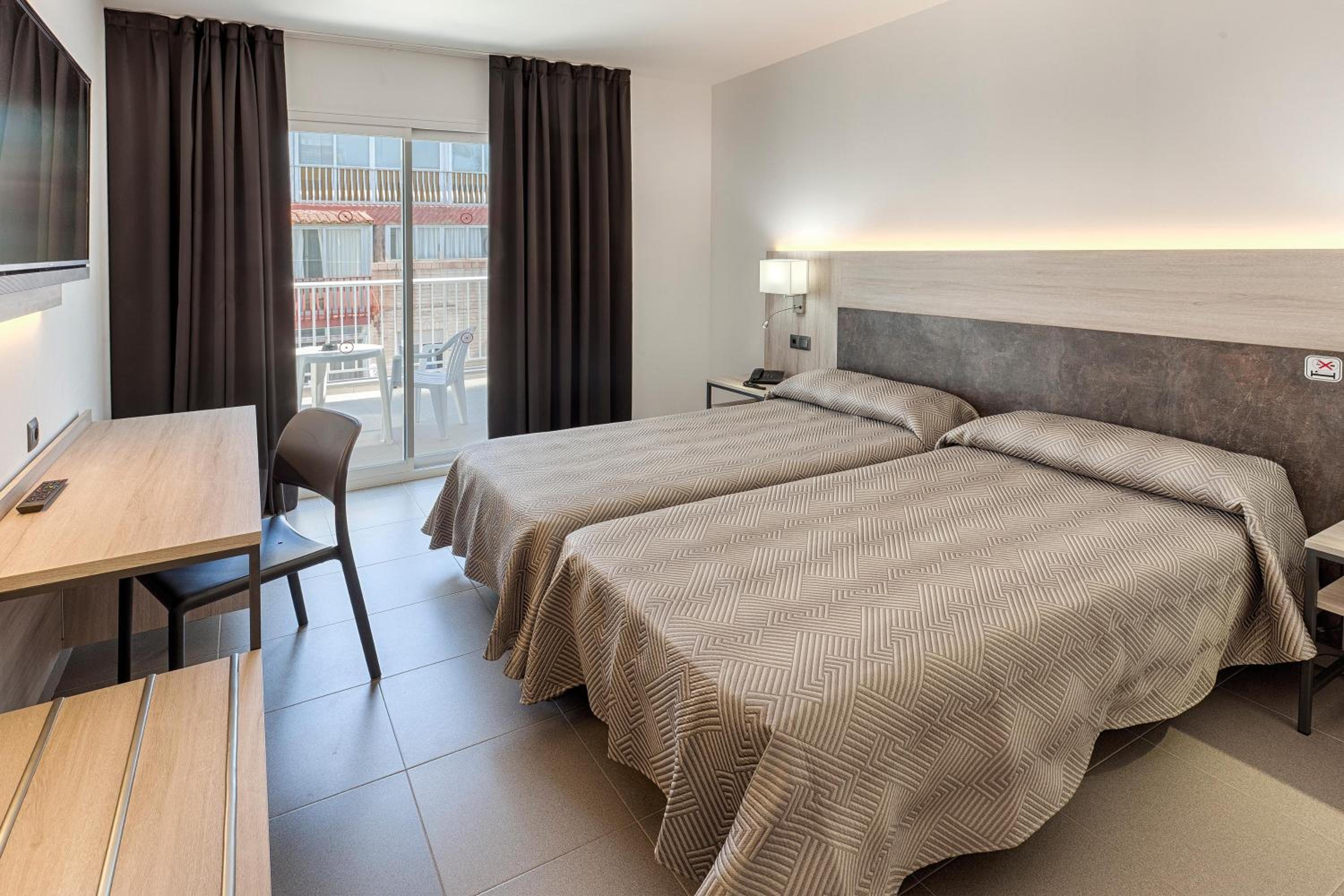 Comfort Double Room (1 Adult) - Photo 6