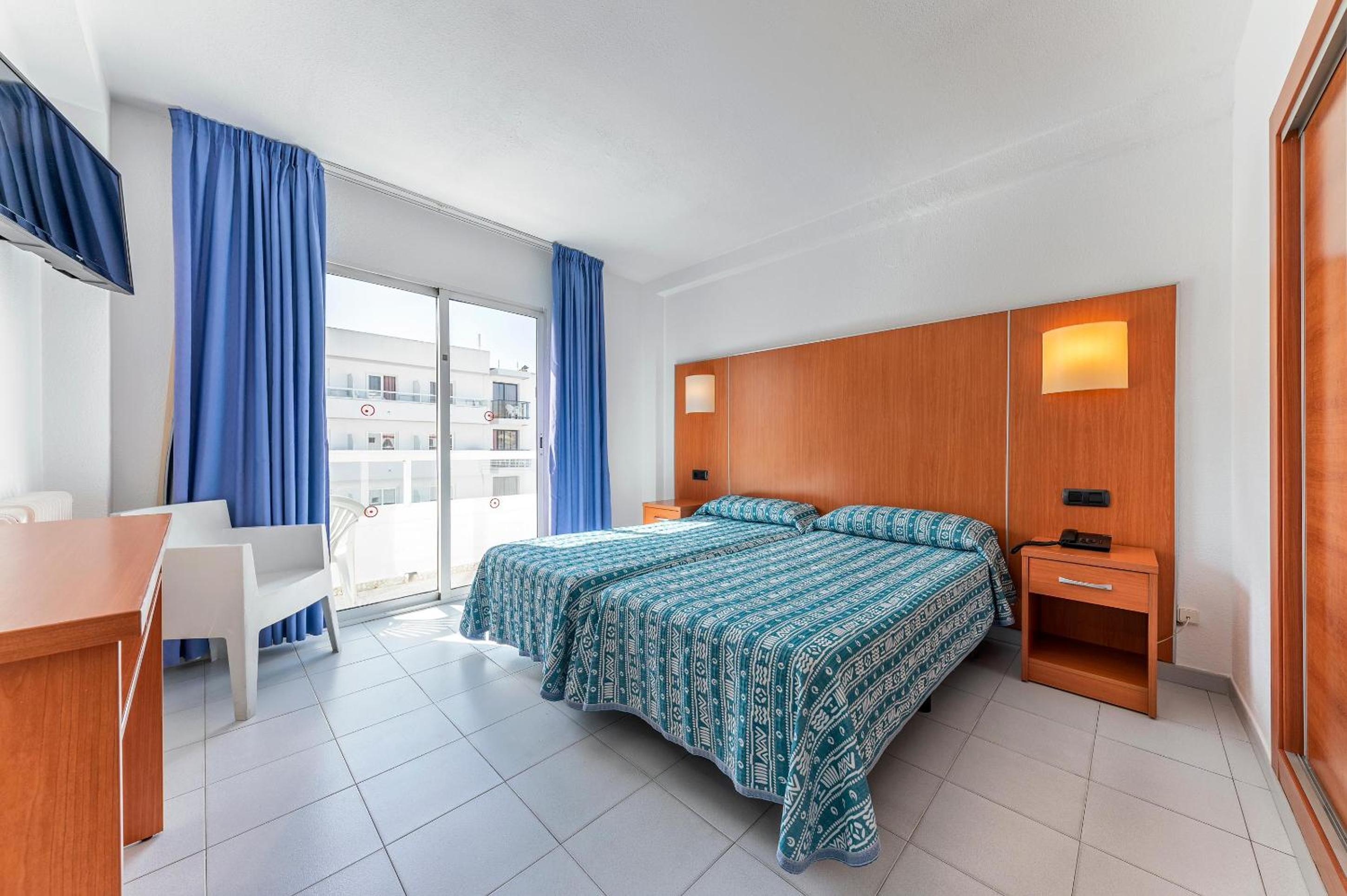 Essential Double Room (1 Adult) - Photo 1