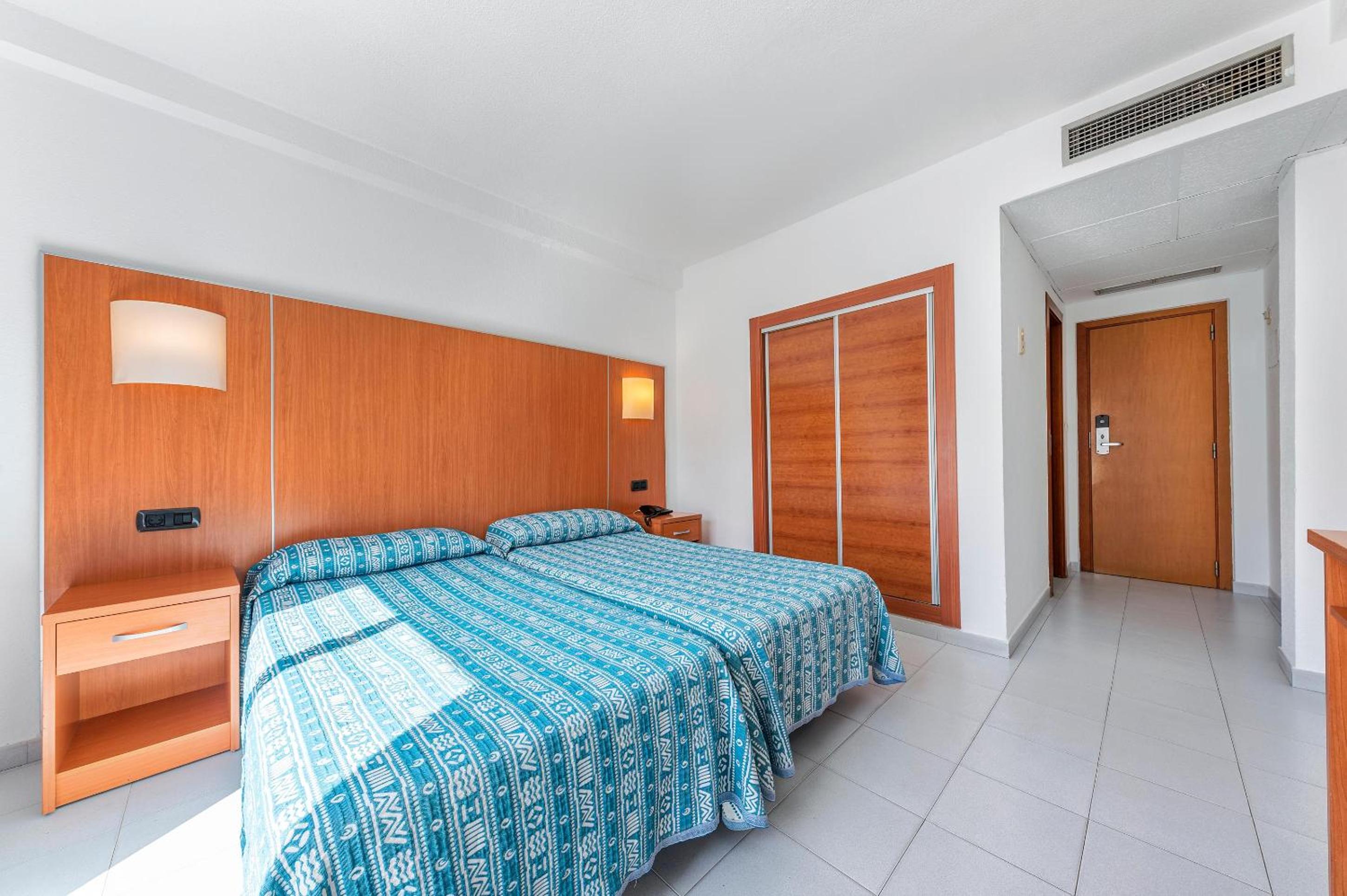 Essential Double Room (1 Adult) - Photo 2