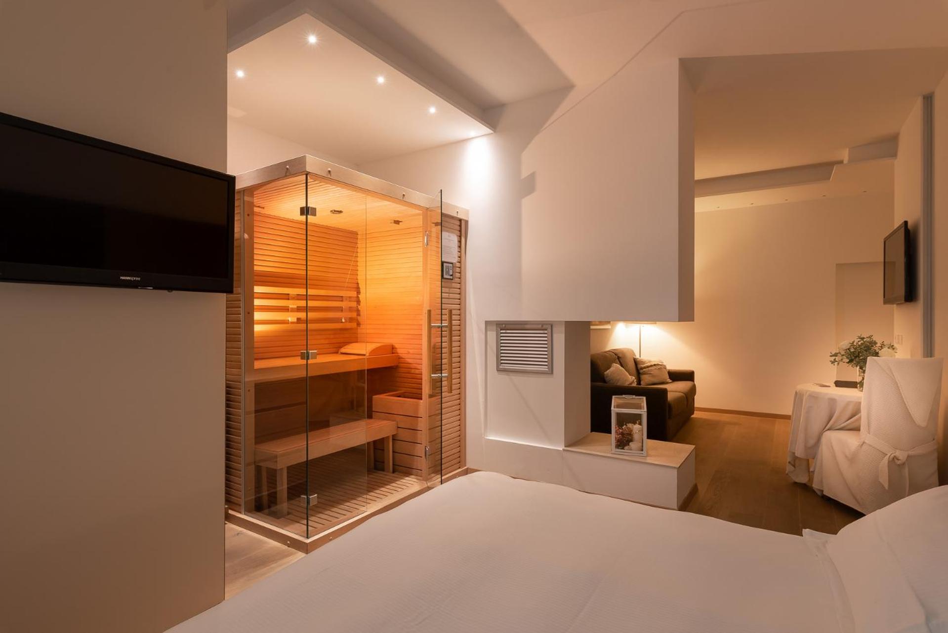 Junior Suite with Sauna - Photo 4