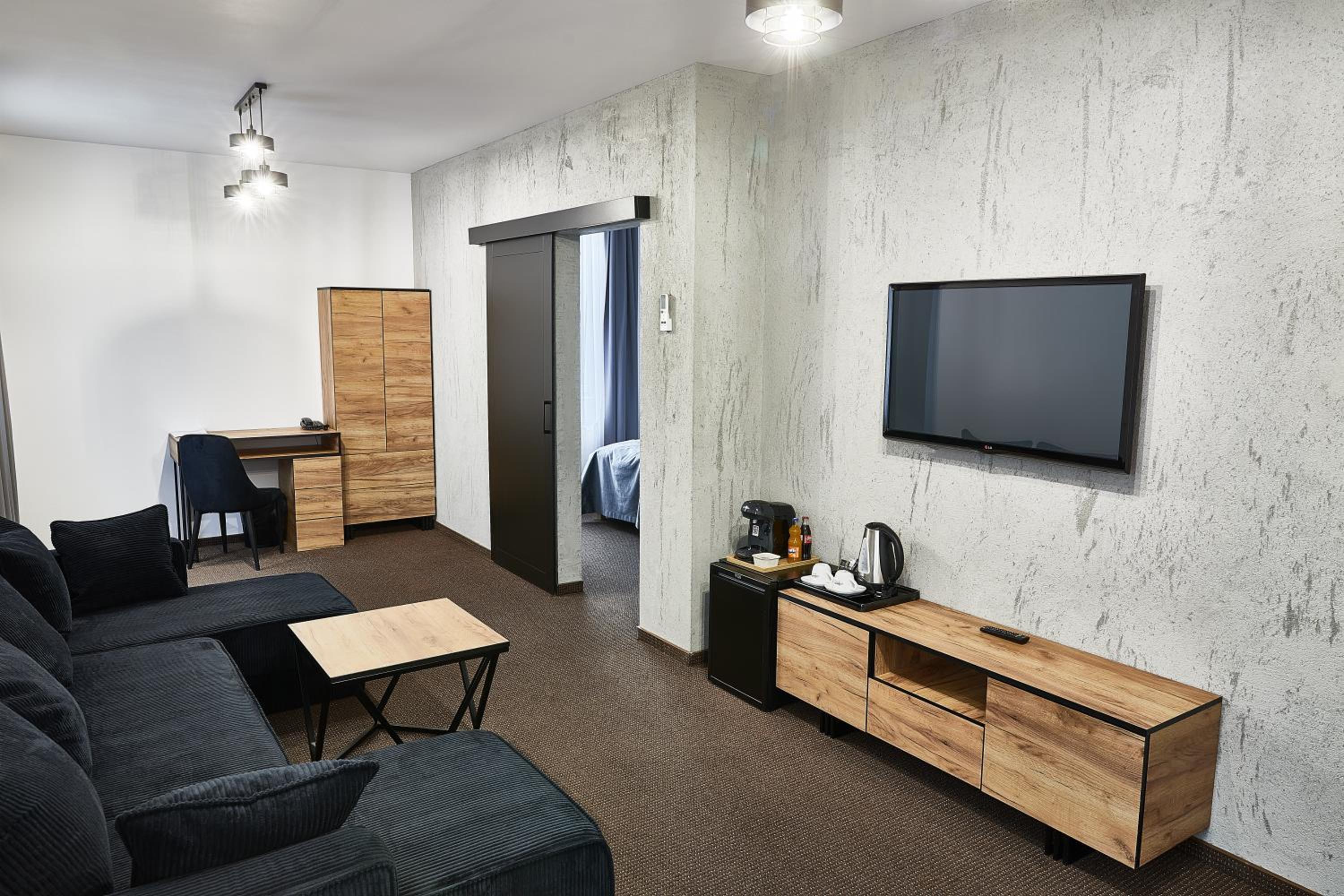One-Bedroom Family Apartment - Photo 3