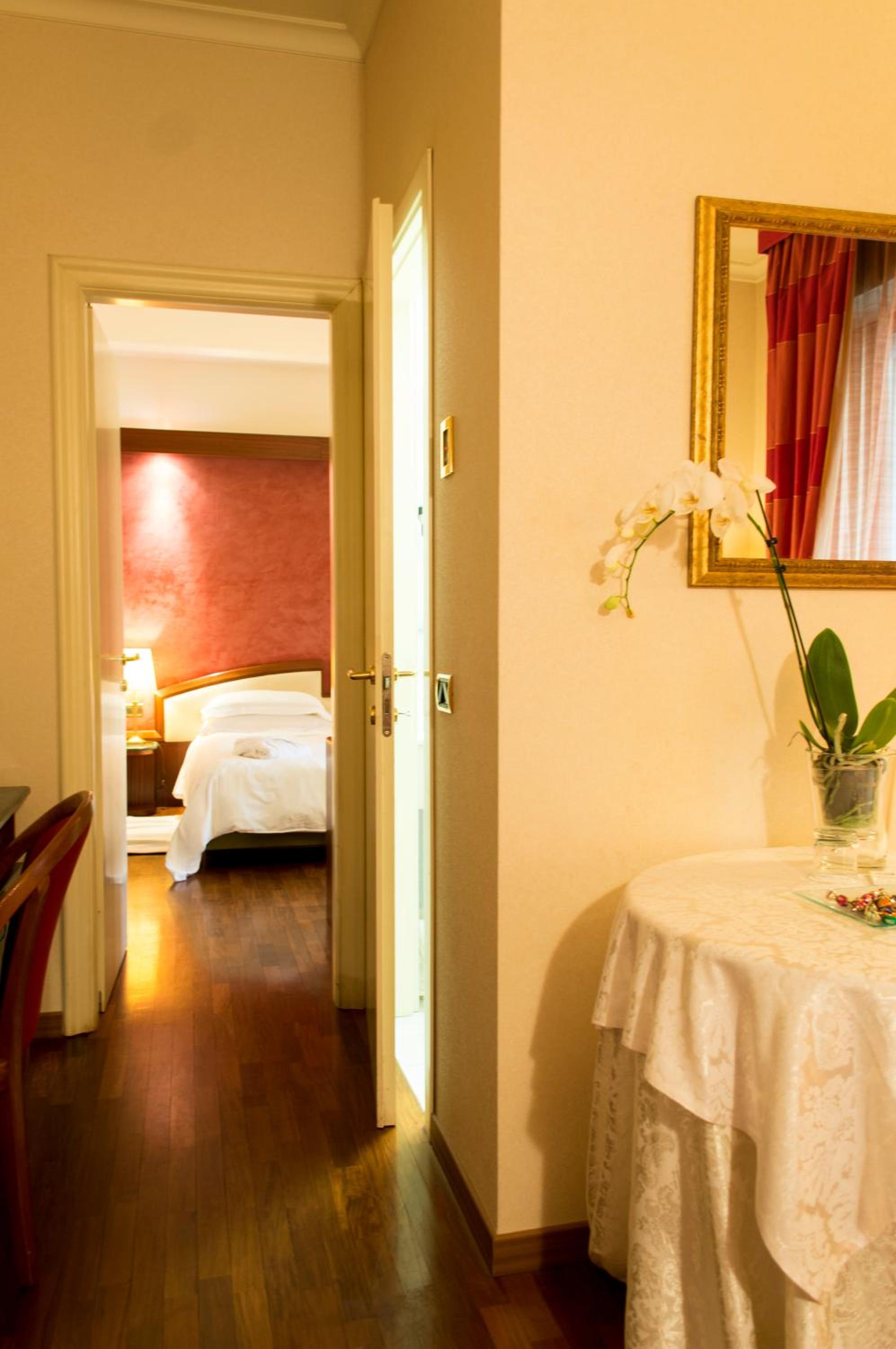 Junior Suite with Terrace - Photo 1