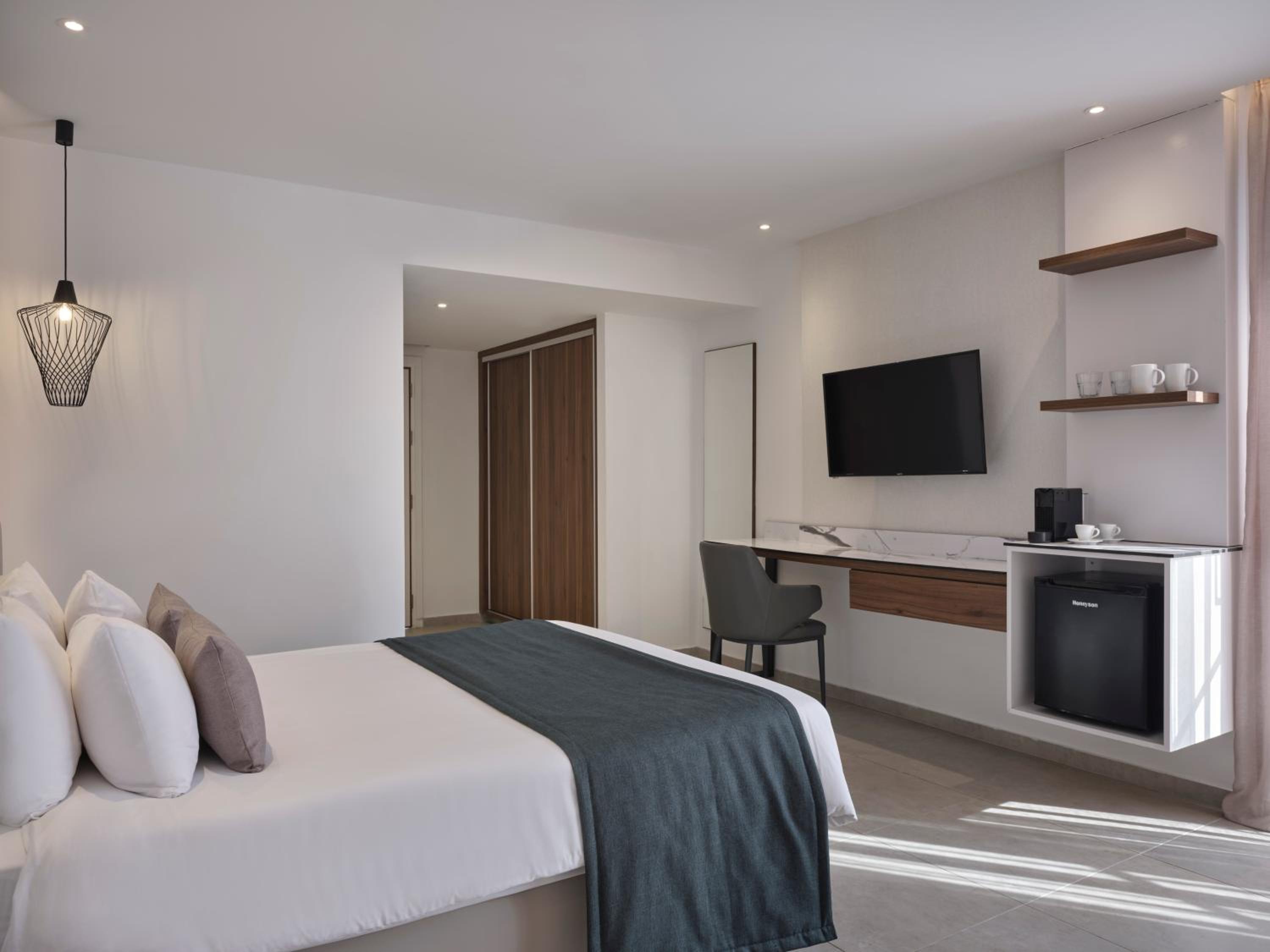 Superior Double Room Inland View
