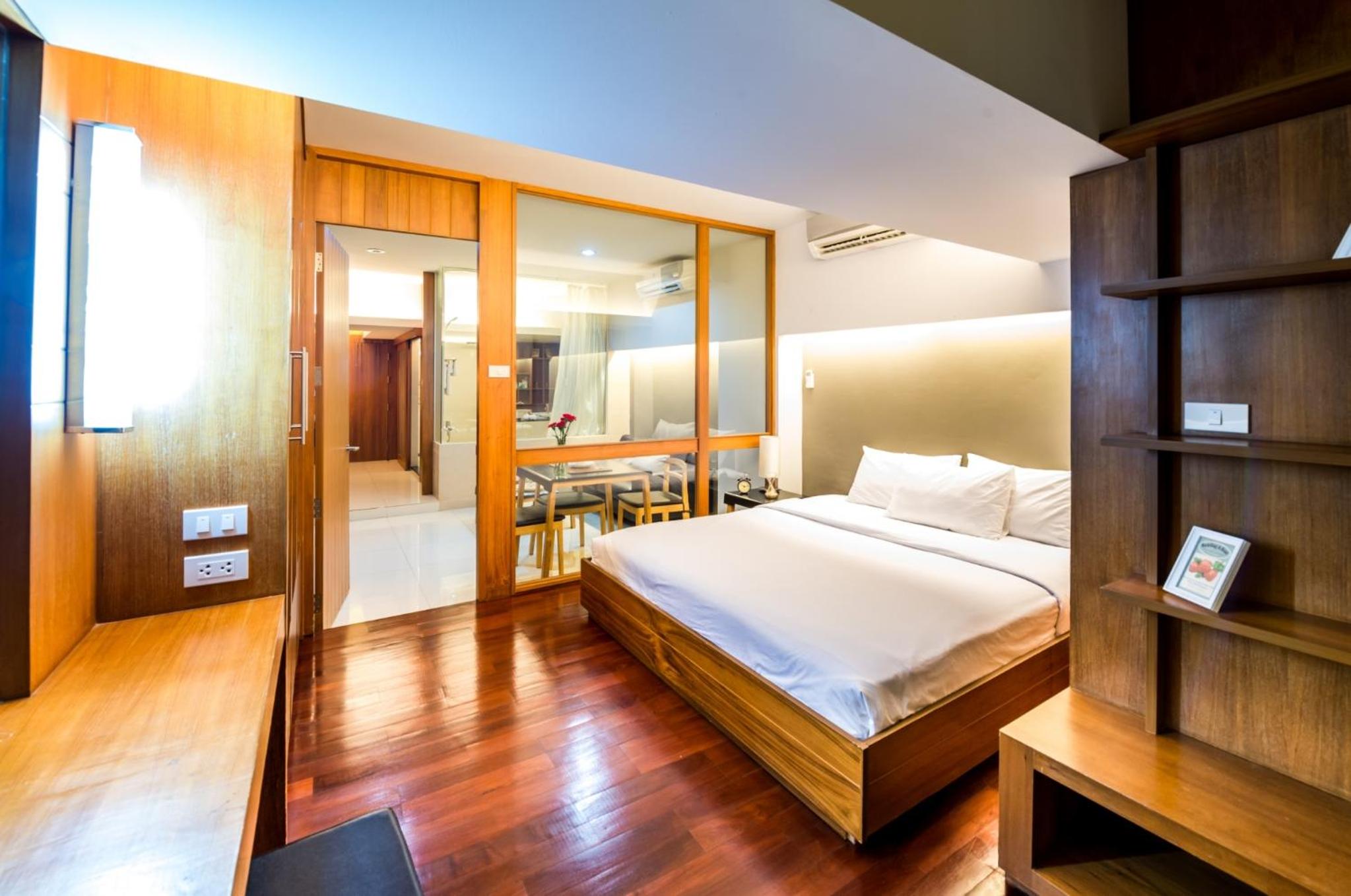 One-Bedroom Suite - Photo 4