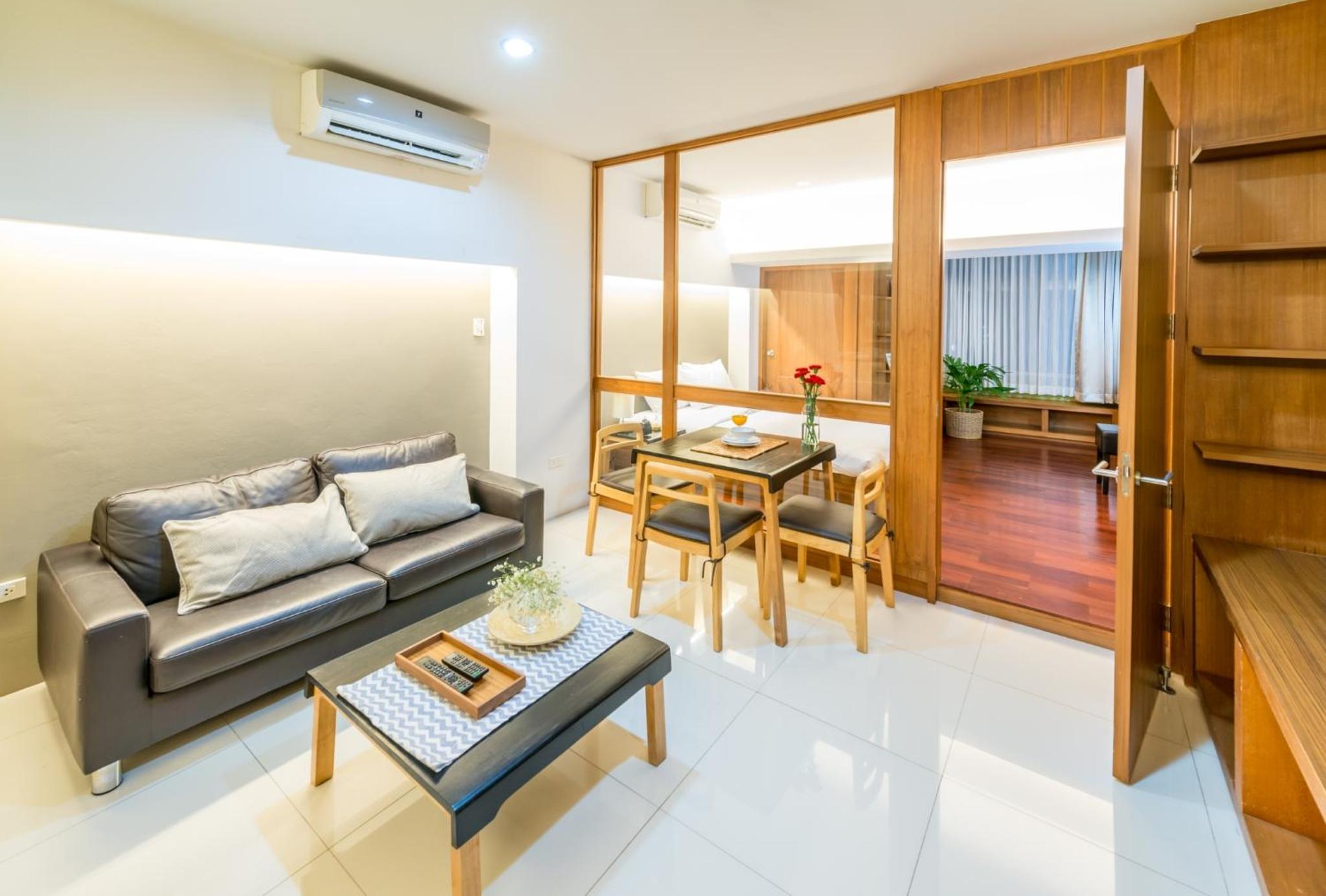 One-Bedroom Suite - Photo 3