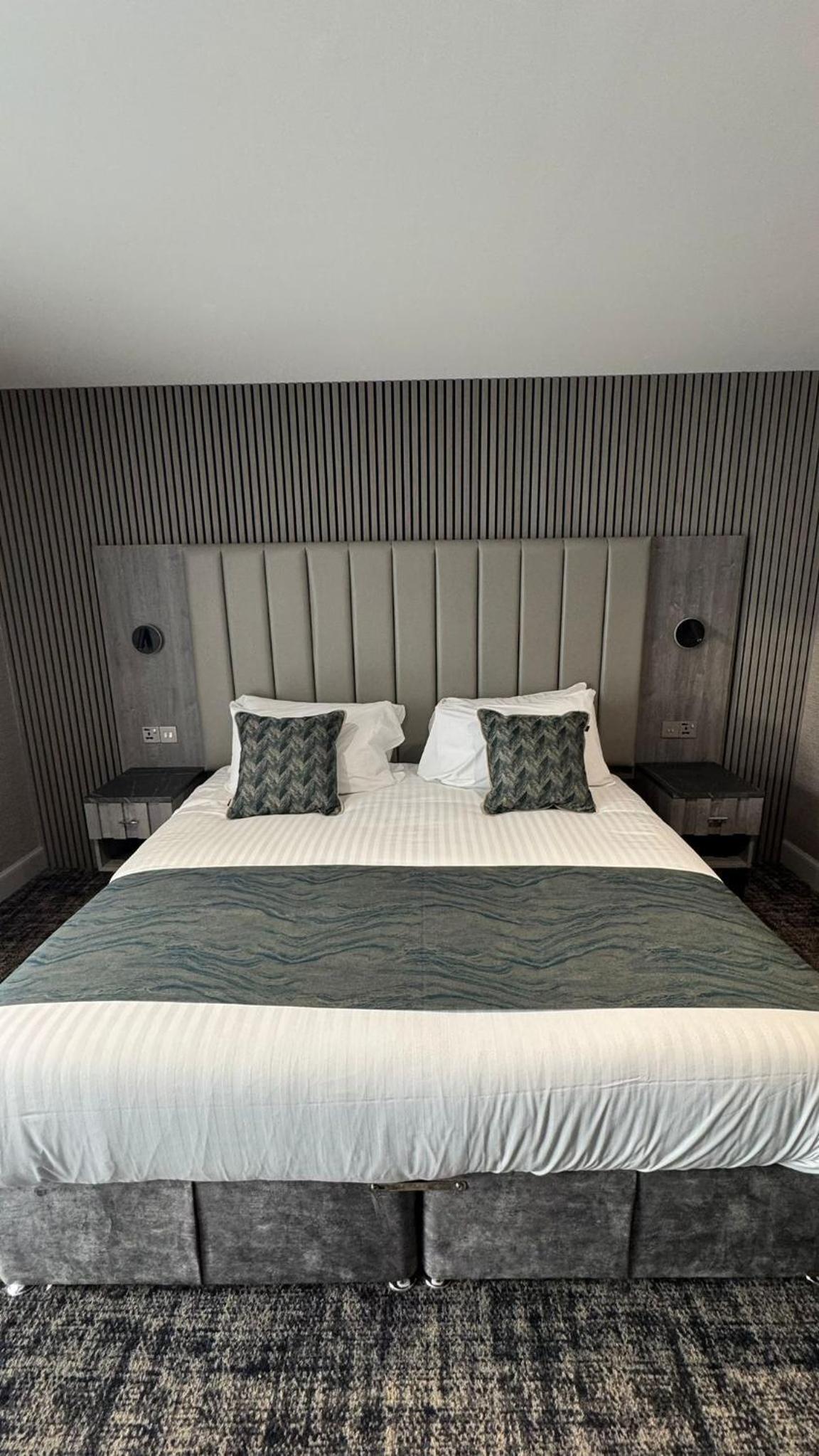 Deluxe King Room with Terrace