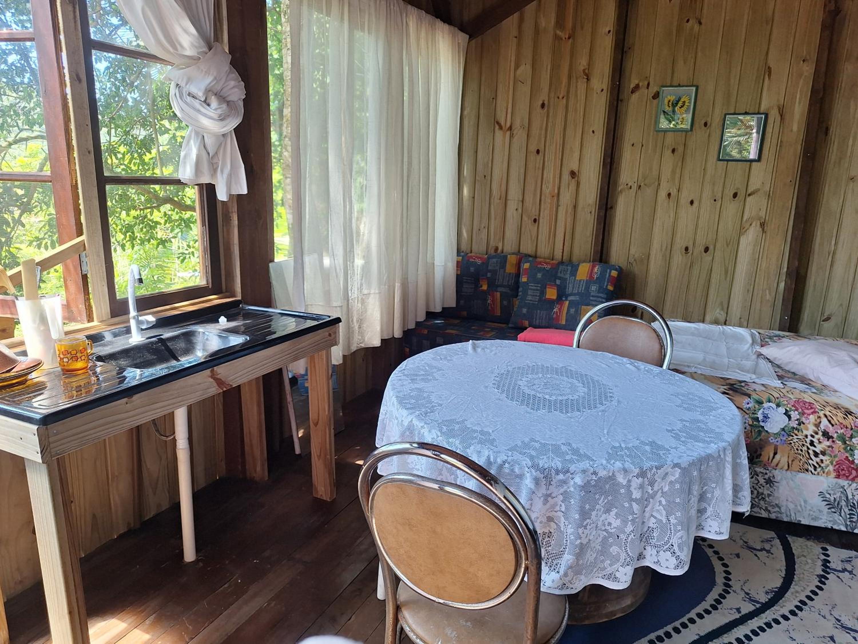 Family Room with Private Bathroom photo 2