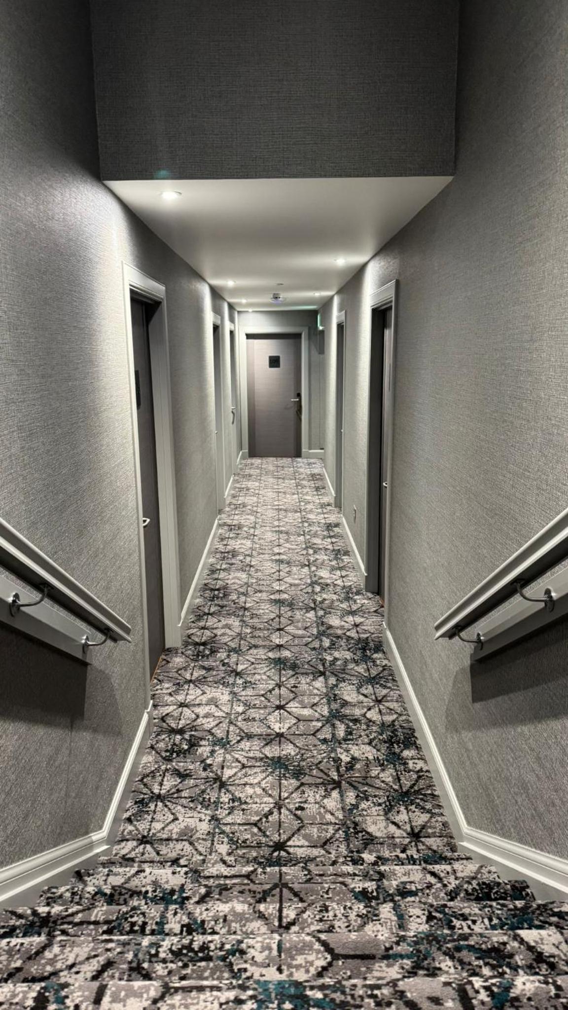Deluxe King Room - Photo 5