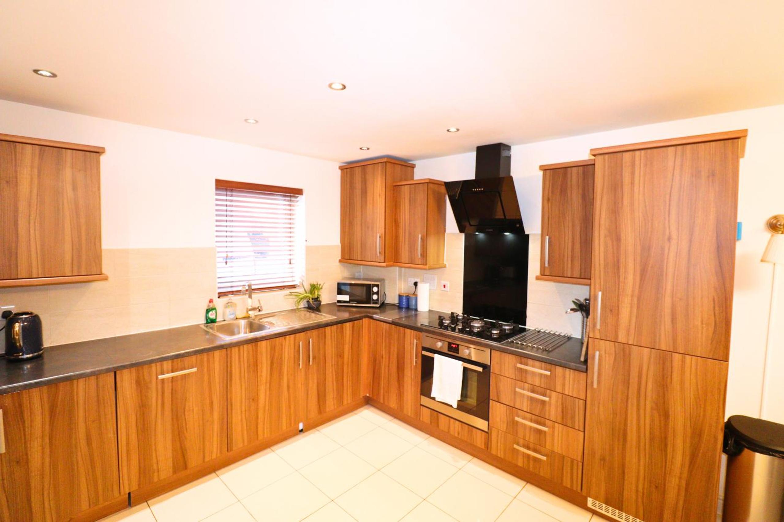 Three-Bedroom House photo 3