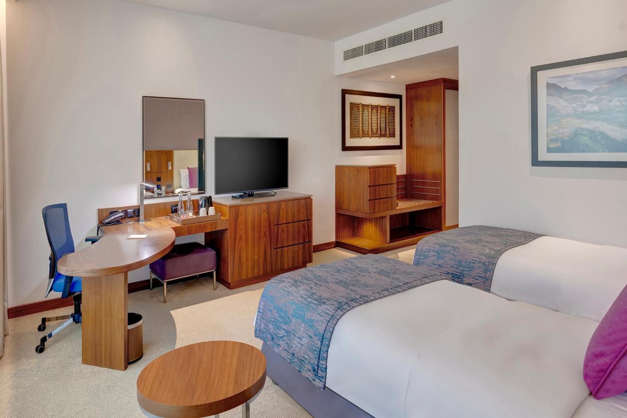 Premium Twin Room with Mountain View and Lounge Access - Photo 1