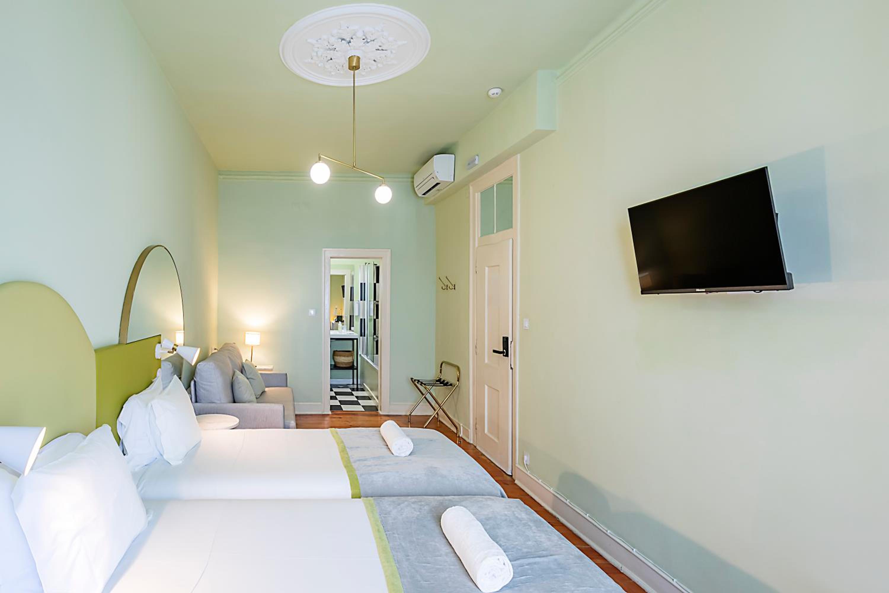 Deluxe Double or Twin Room photo 3