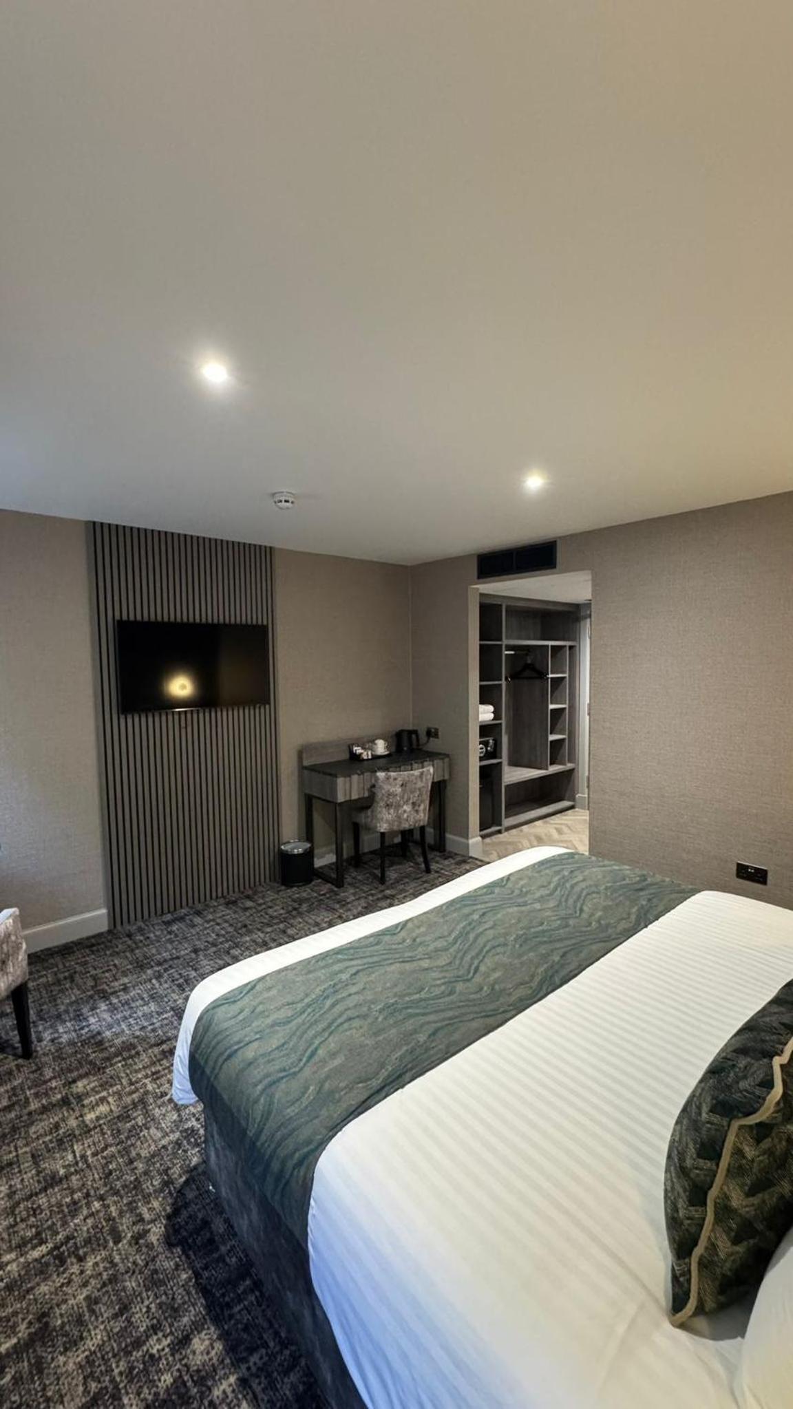 Deluxe King Room - Photo 4