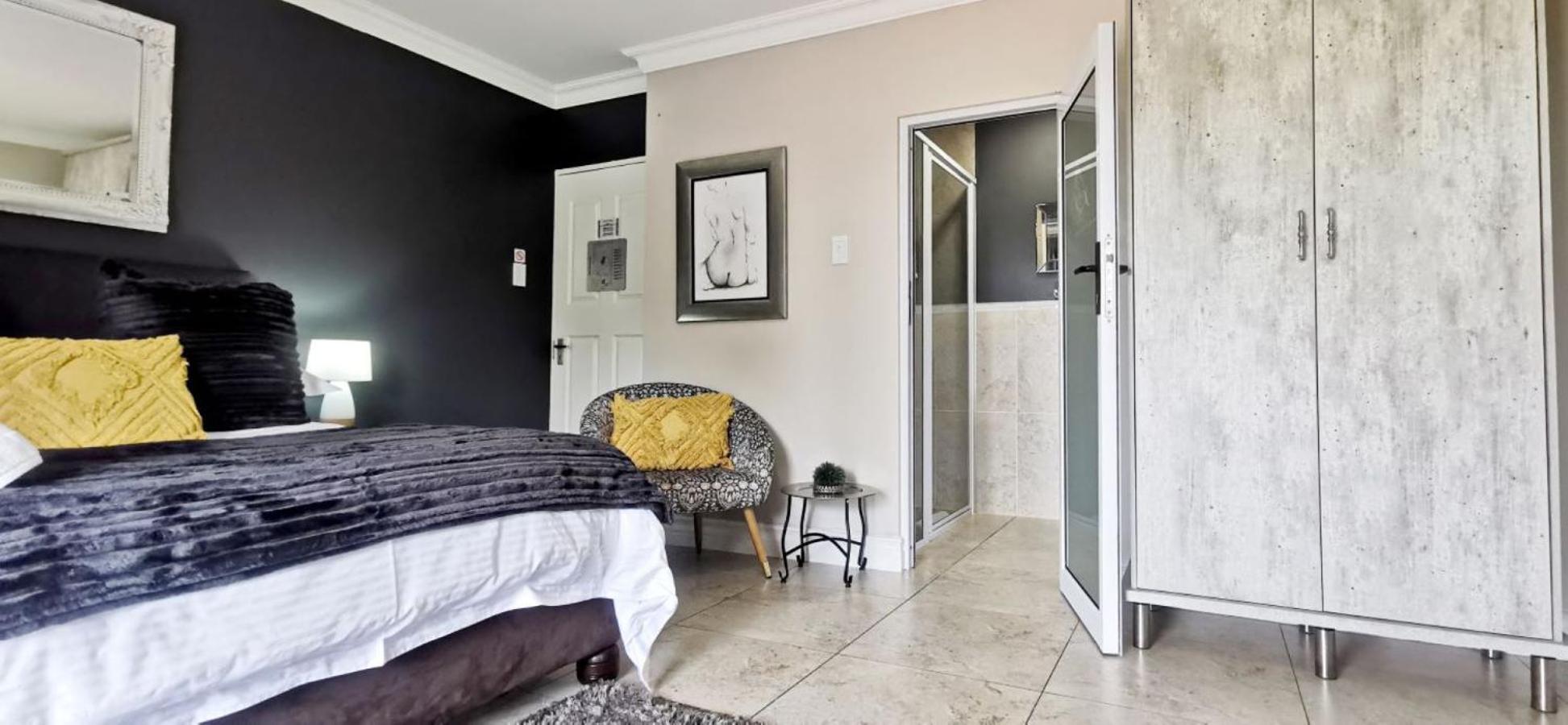 Superior Queen Room photo 1