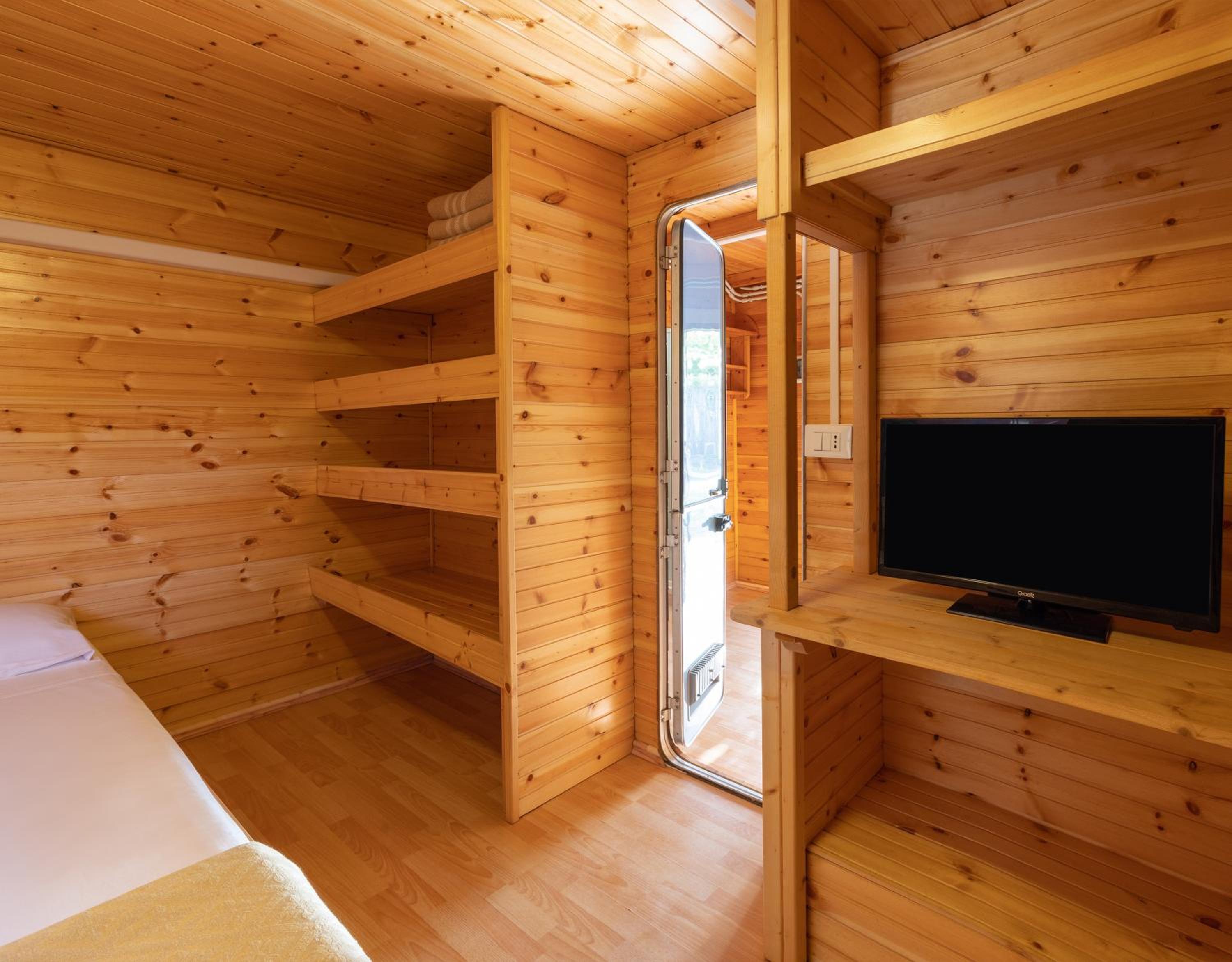Three-Bedroom Chalet - A/C Extra Charge - Photo 6