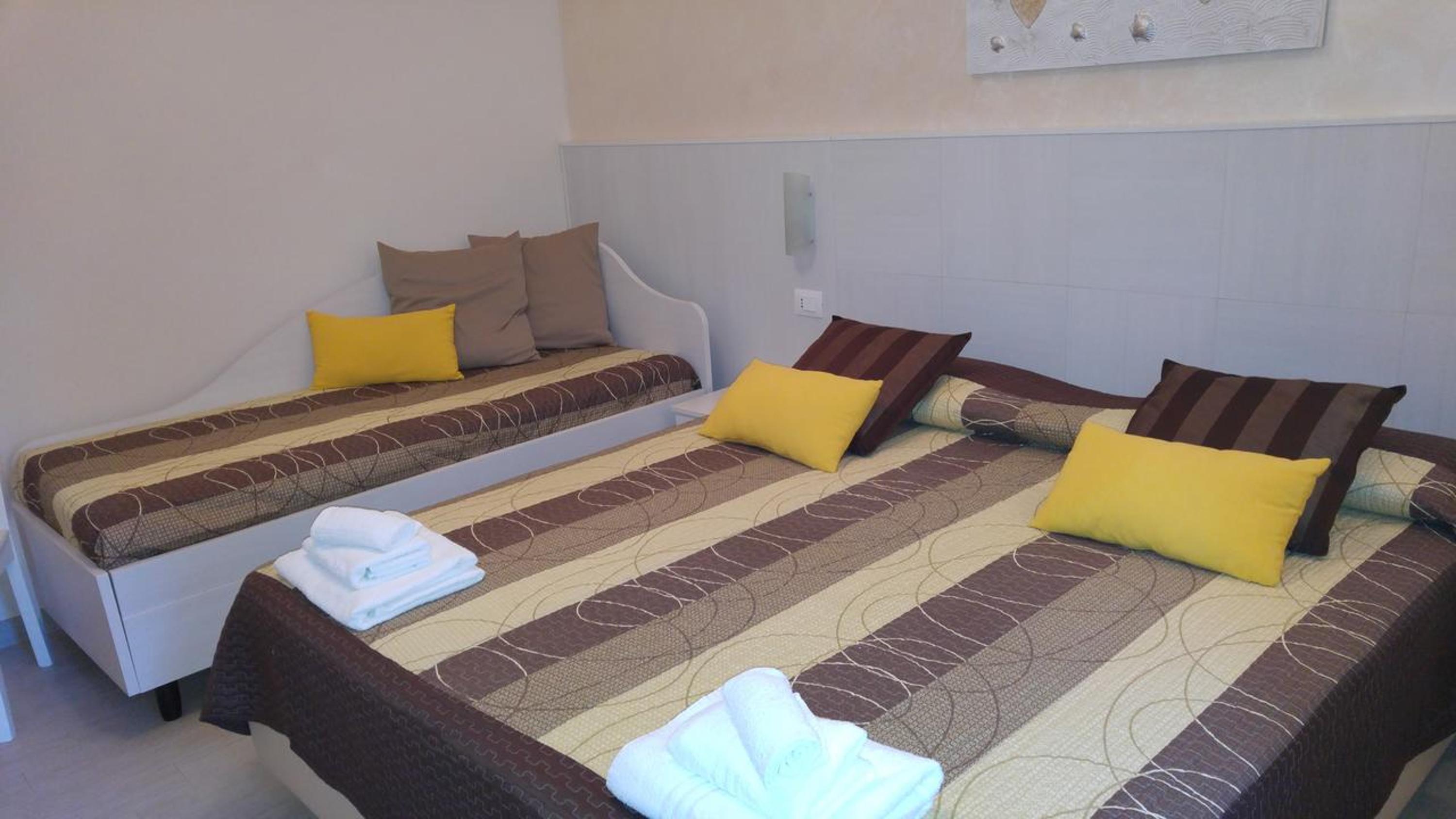 Double Room with Extra Bed photo 3